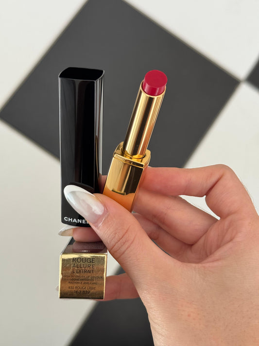CHANEL Rouge Allure L’Extrait
High-Intensity Lipstick (832) - Concentrated Radiance and Care