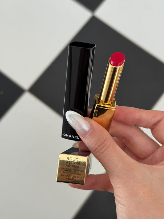 CHANEL Rouge Allure L’Extrait
High-Intensity Lipstick (834) - Concentrated Radiance and Care
