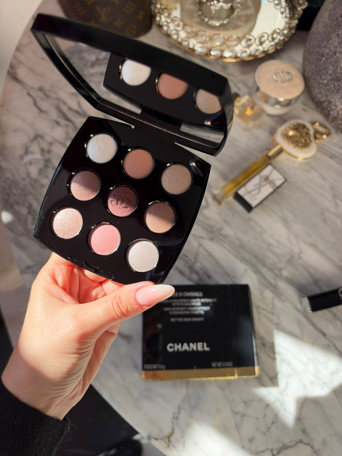 CHANEL Les 9 Ombres 
High Intensity Multi-Effect Eyeshadow Palette (587)