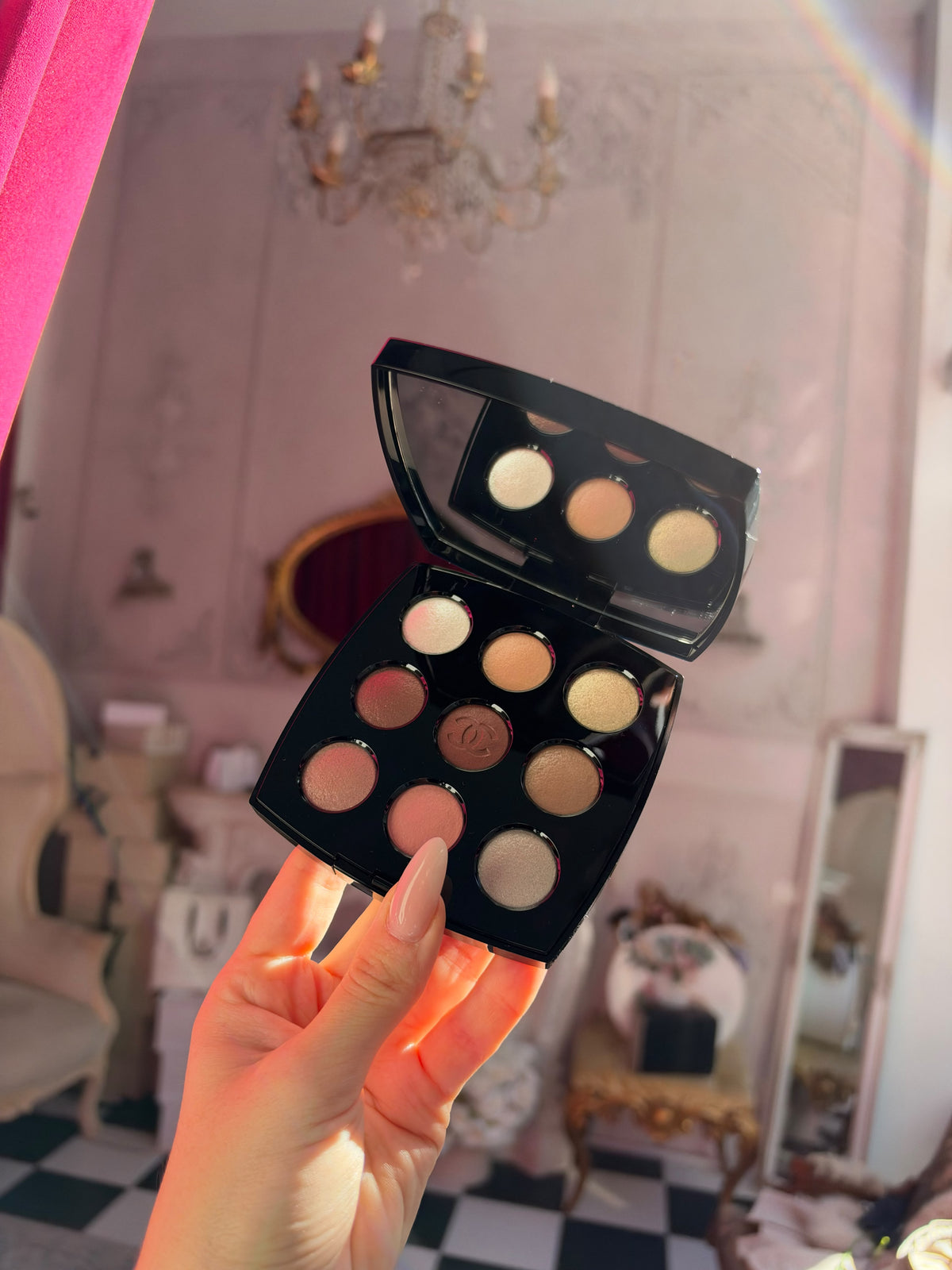 CHANEL Les 9 Ombres 
High Intensity Multi-Effect Eyeshadow Palette (587)
