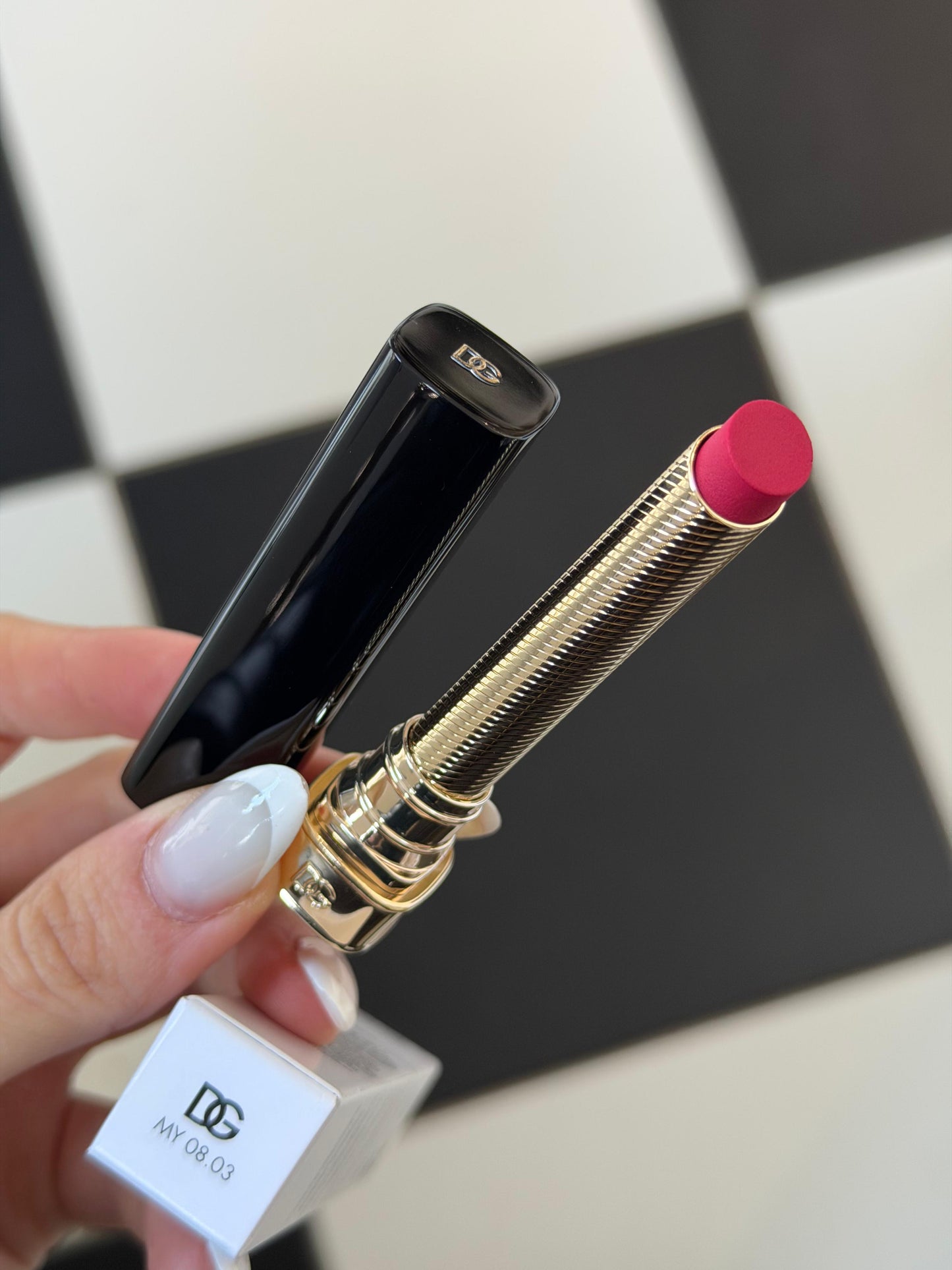 DOLCE&GABBANA My Comfy Matte Lipstick - My 08.03
Instant Rich Color & Hydration Lip Stylo