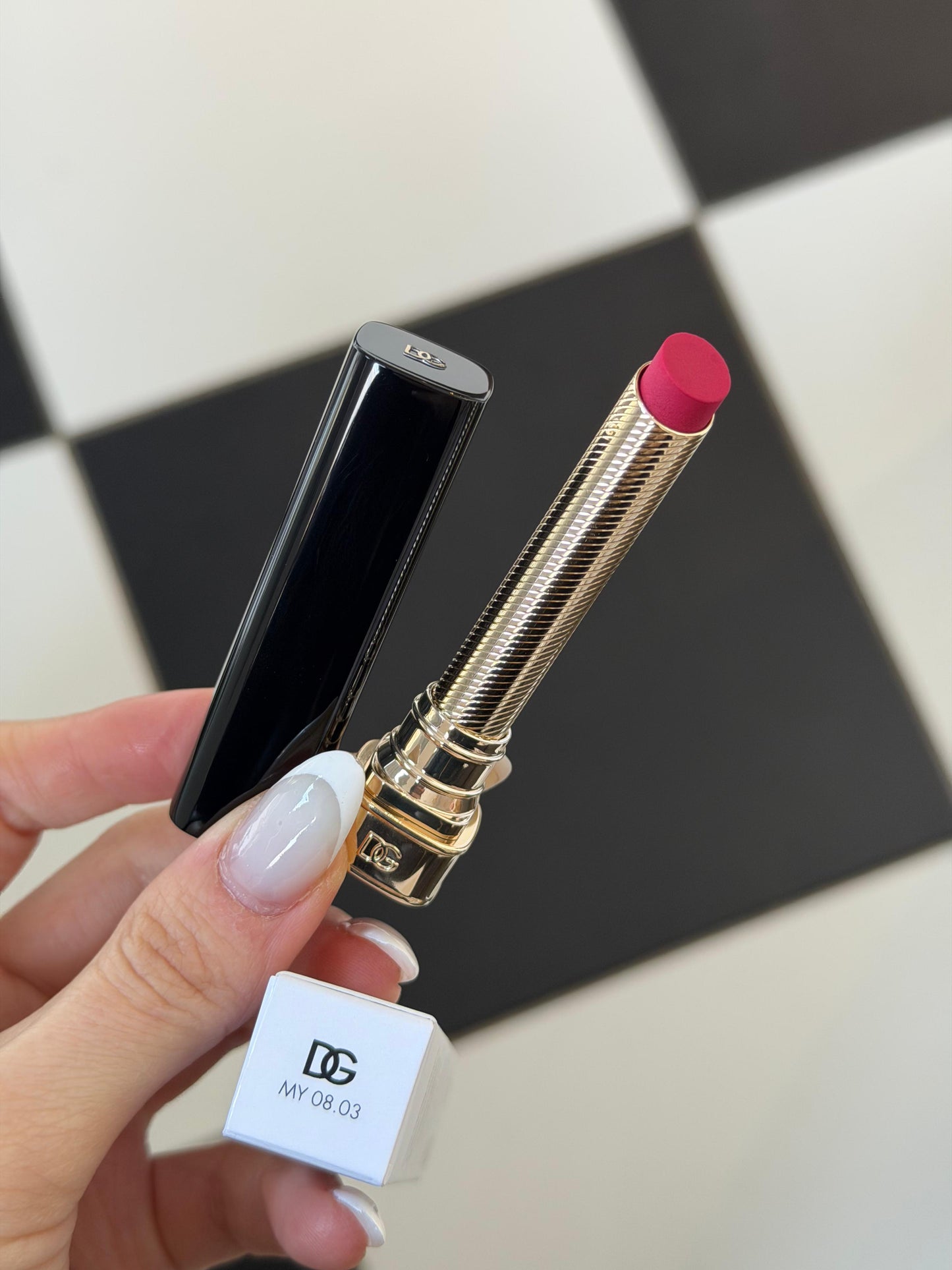 DOLCE&GABBANA My Comfy Matte Lipstick - My 08.03
Instant Rich Color & Hydration Lip Stylo