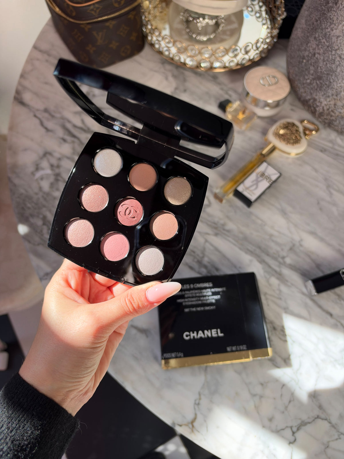 CHANEL Les 9 Ombres 
High Intensity Multi-Effect Eyeshadow Palette (587)