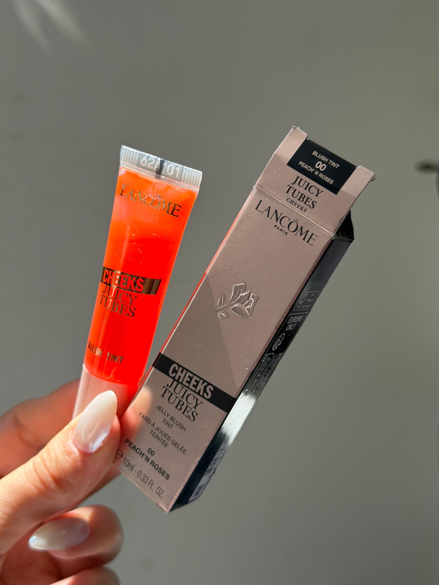 LANCOME Cheeks Juicy Tubes
Jelly Blush Tint (00)