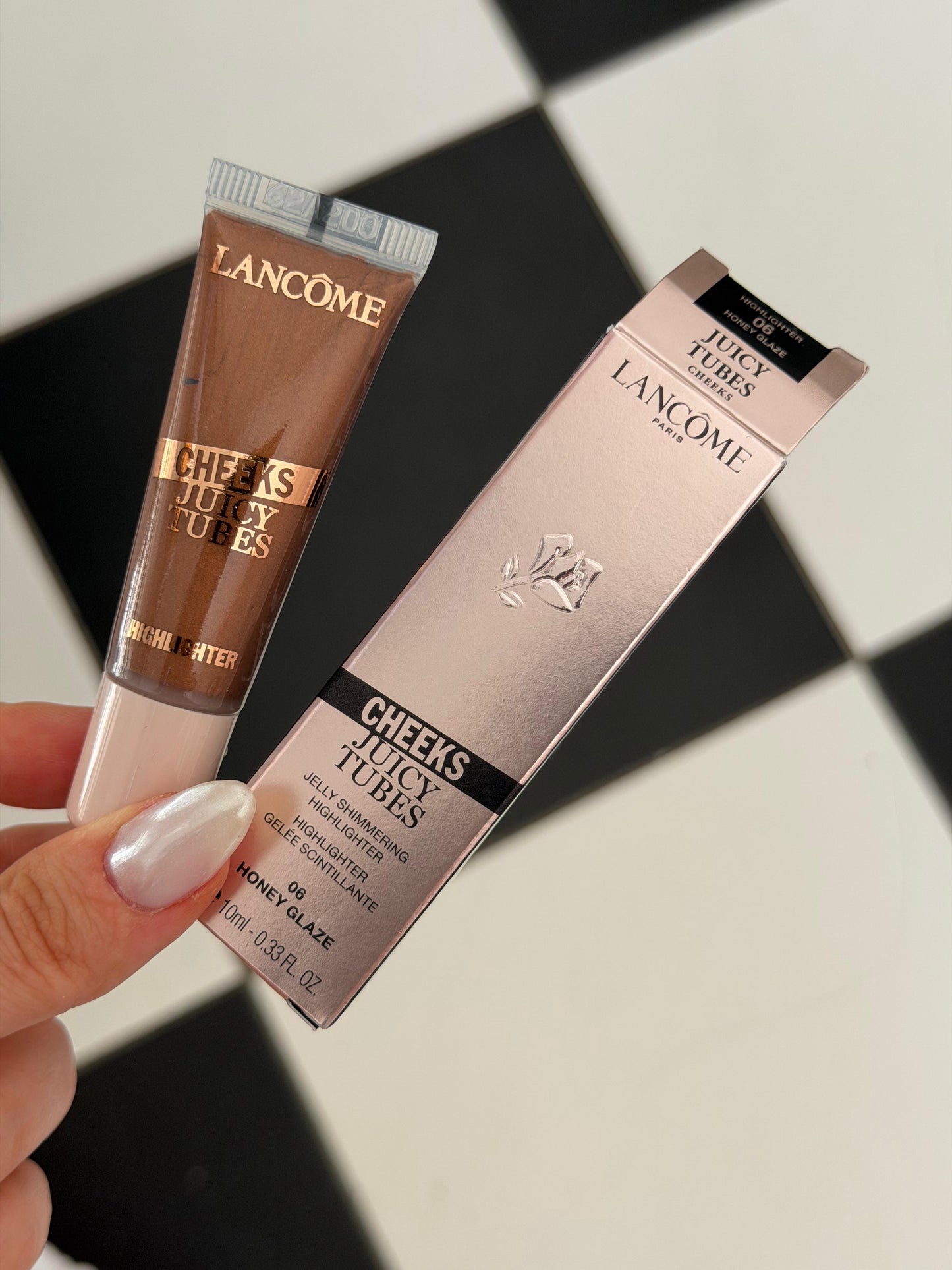 LANCOME Cheeks Juicy Tubes
Jelly Shimmering Highlighter (06)