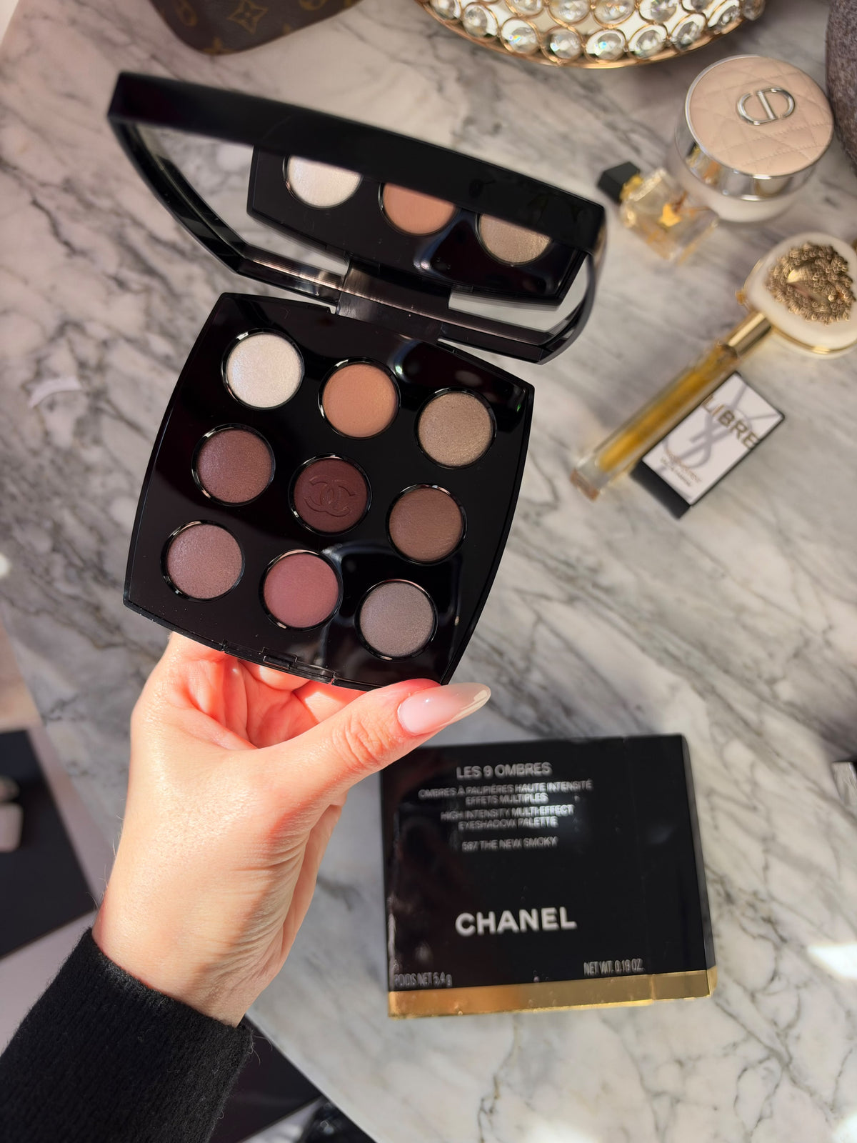 CHANEL Les 9 Ombres 
High Intensity Multi-Effect Eyeshadow Palette (587)