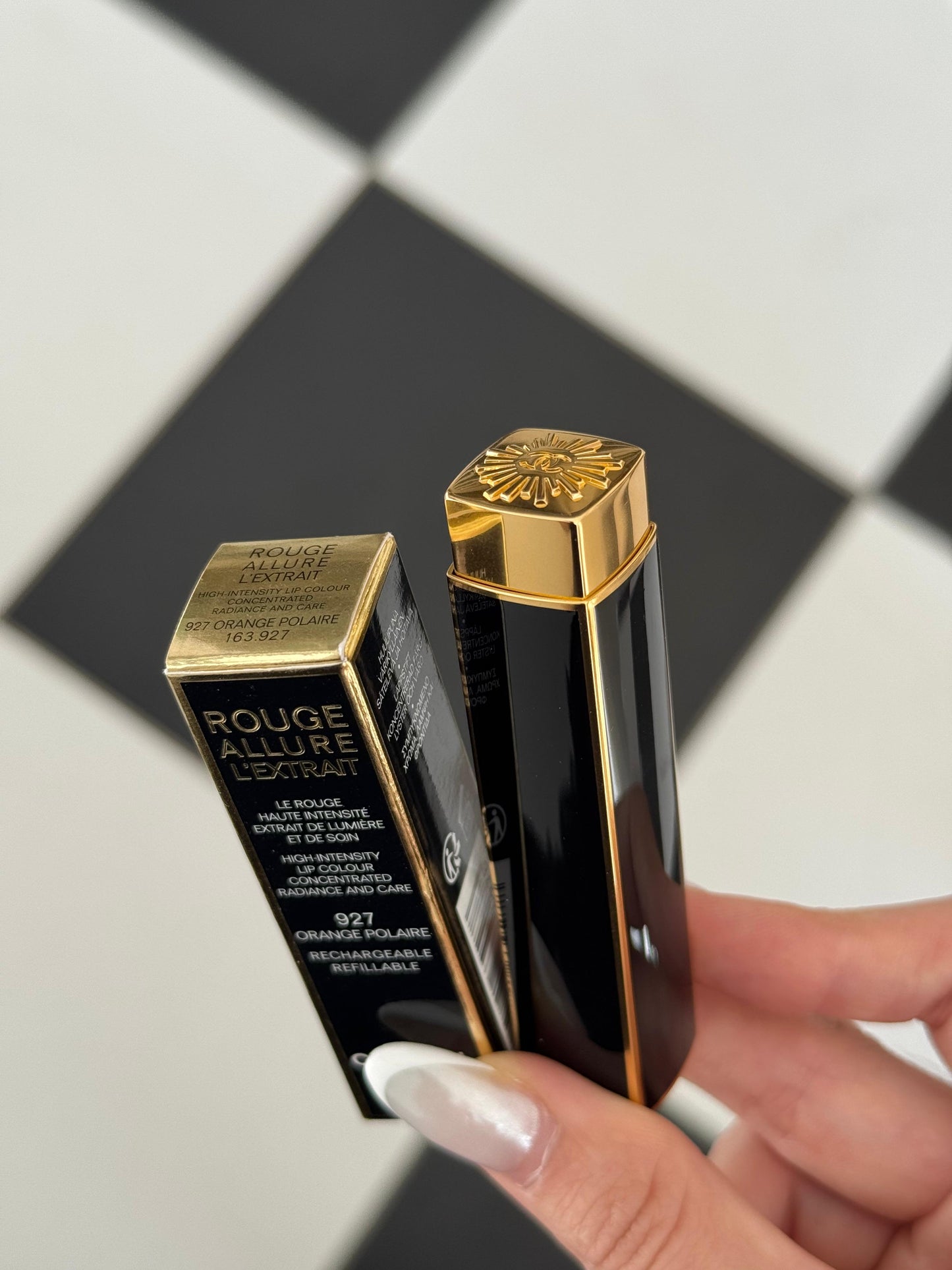 CHANEL Rouge Allure L’Extrait
High-Intensity Lipstick (927) - Concentrated Radiance and Care