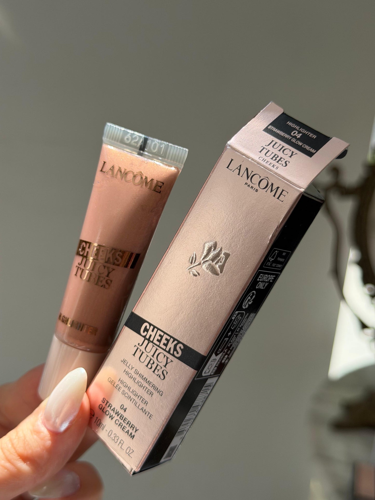 LANCOME Cheeks Juicy Tubes
Jelly Shimmering Highlighter (04)