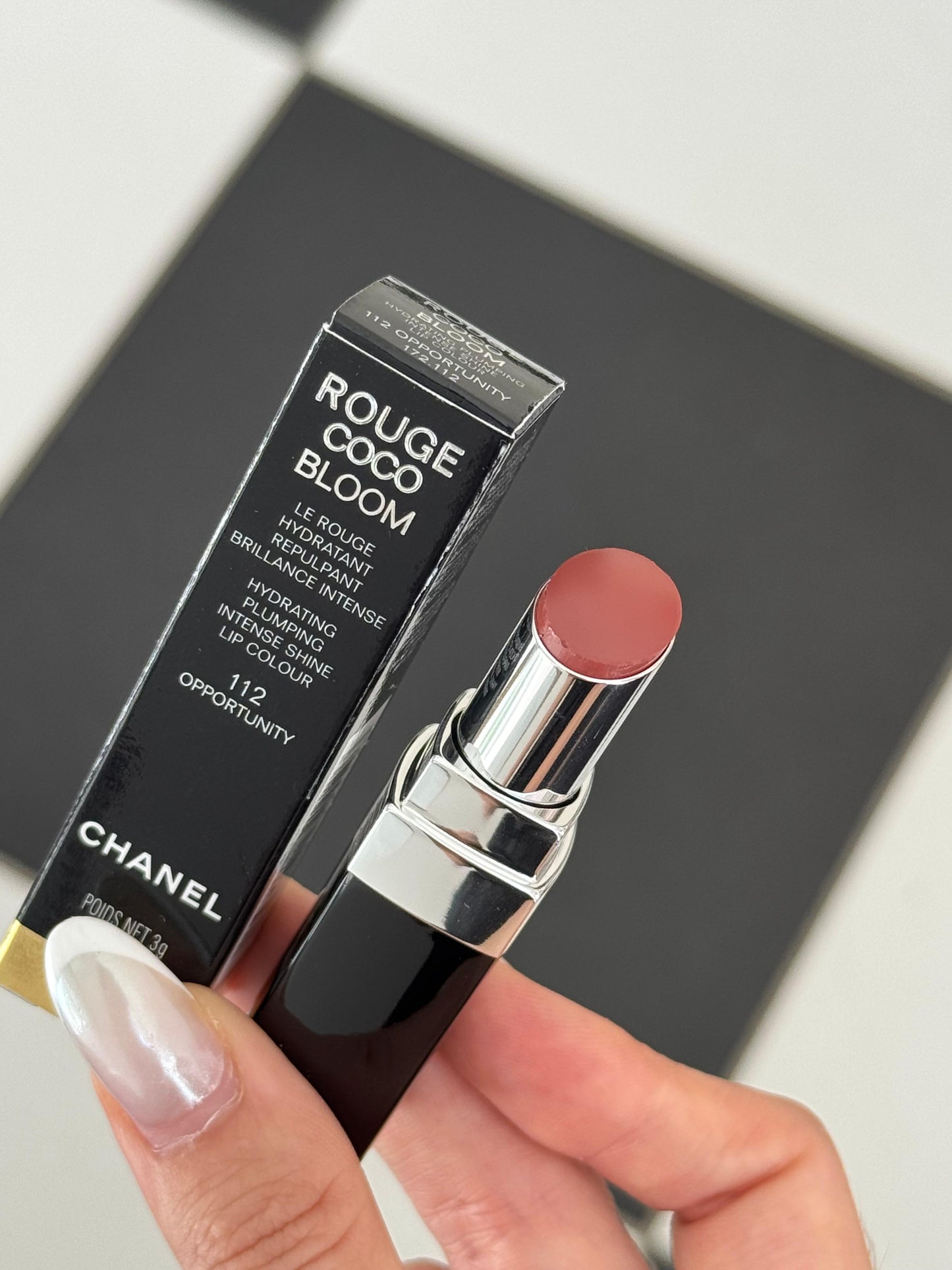 CHANEL Rouge Coco Bloom (112)
Hydrating Plumping Intense Shine Lipstick