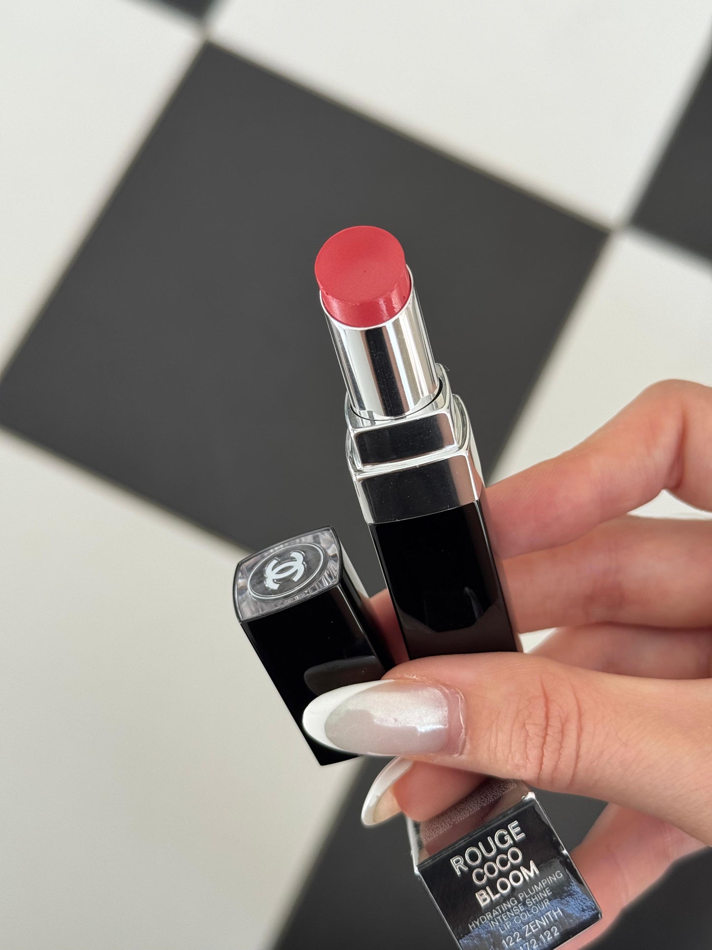 CHANEL Rouge Coco Bloom (122)
Hydrating Plumping Intense Shine Lipstick
