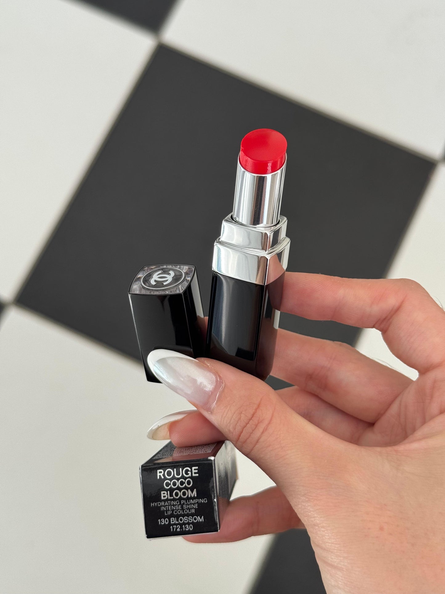 CHANEL Rouge Coco Bloom (130)
Hydrating Plumping Intense Shine Lipstick