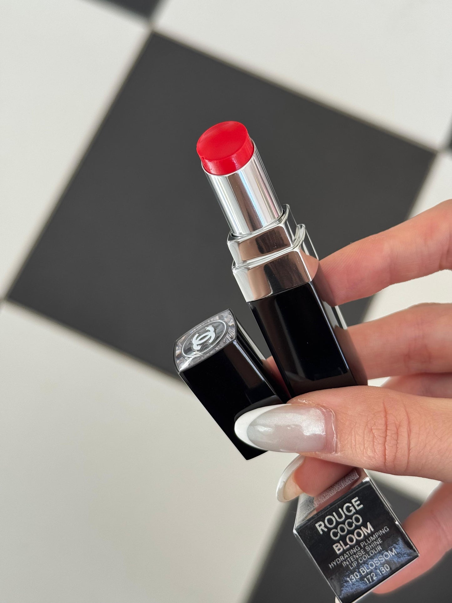 CHANEL Rouge Coco Bloom (130)
Hydrating Plumping Intense Shine Lipstick