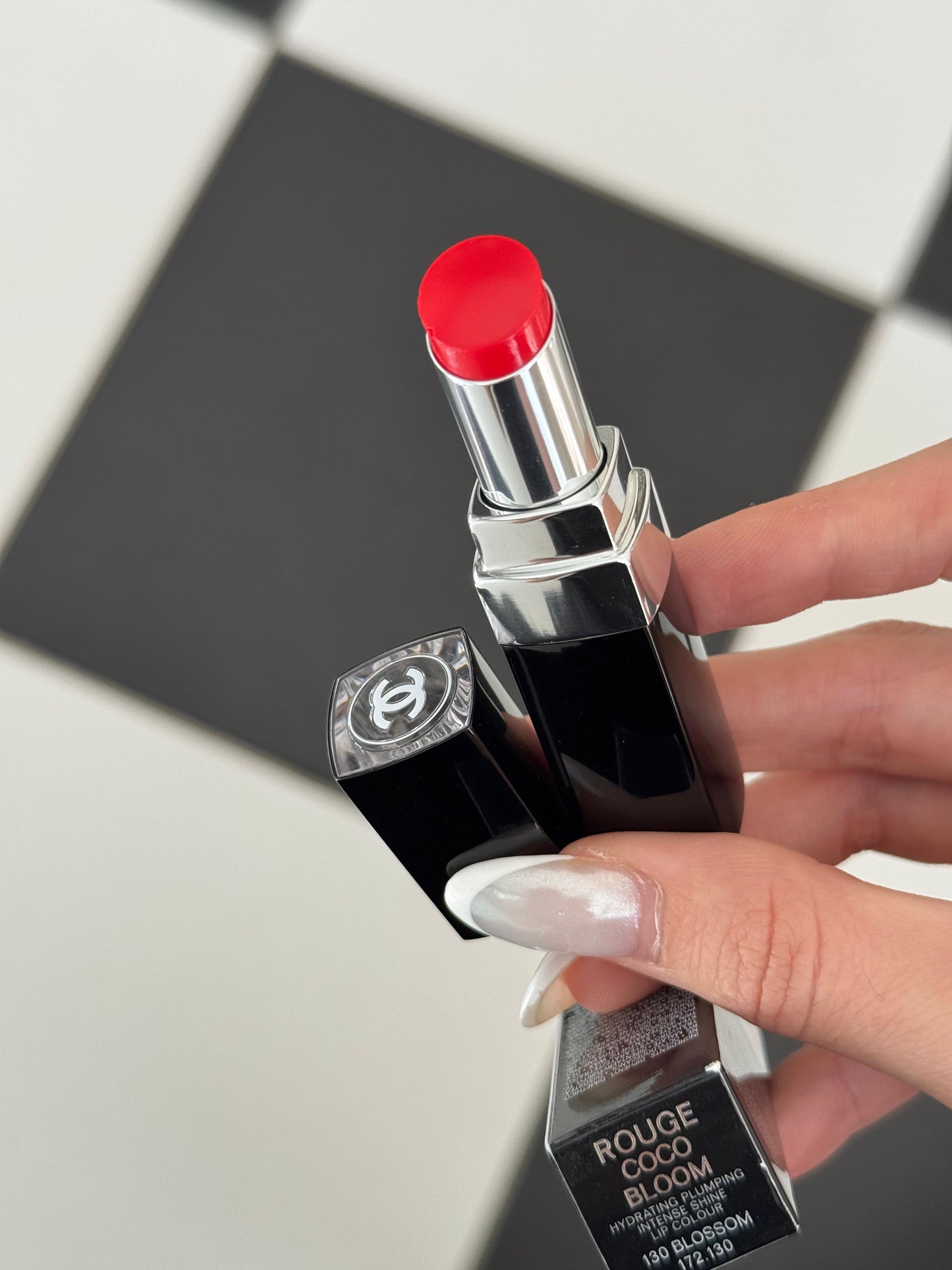CHANEL Rouge Coco Bloom (130)
Hydrating Plumping Intense Shine Lipstick