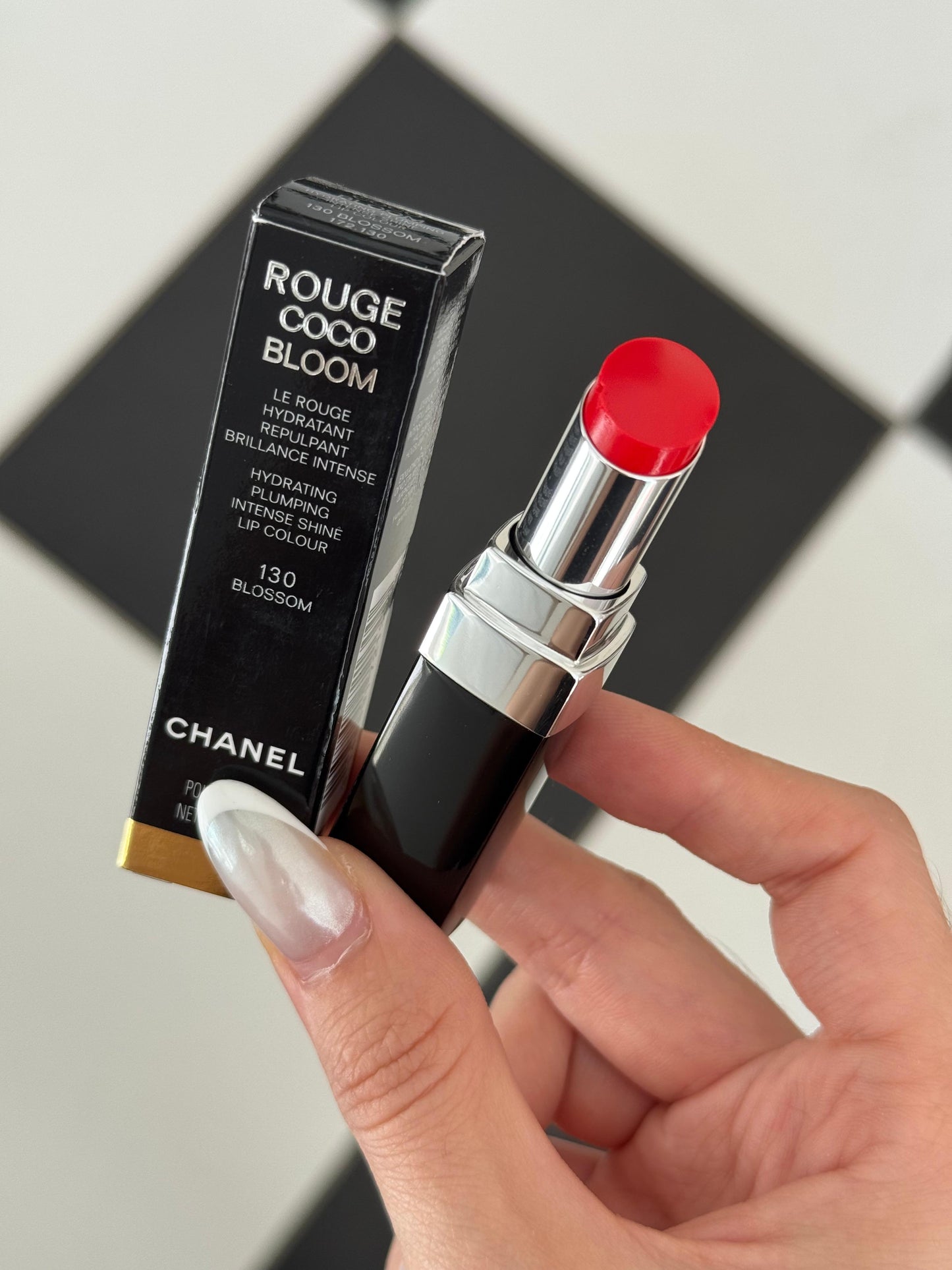 CHANEL Rouge Coco Bloom (130)
Hydrating Plumping Intense Shine Lipstick