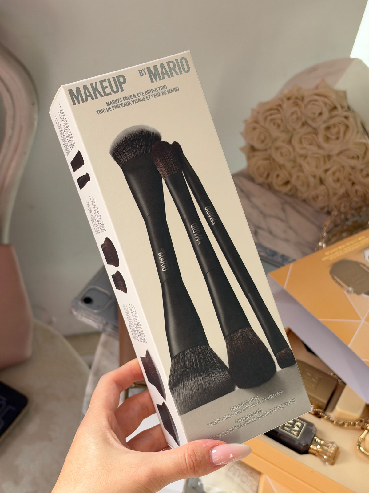 MAKEUP BY MARIO 
Mario's Face and Eye Trio Cosmetic Brush Set