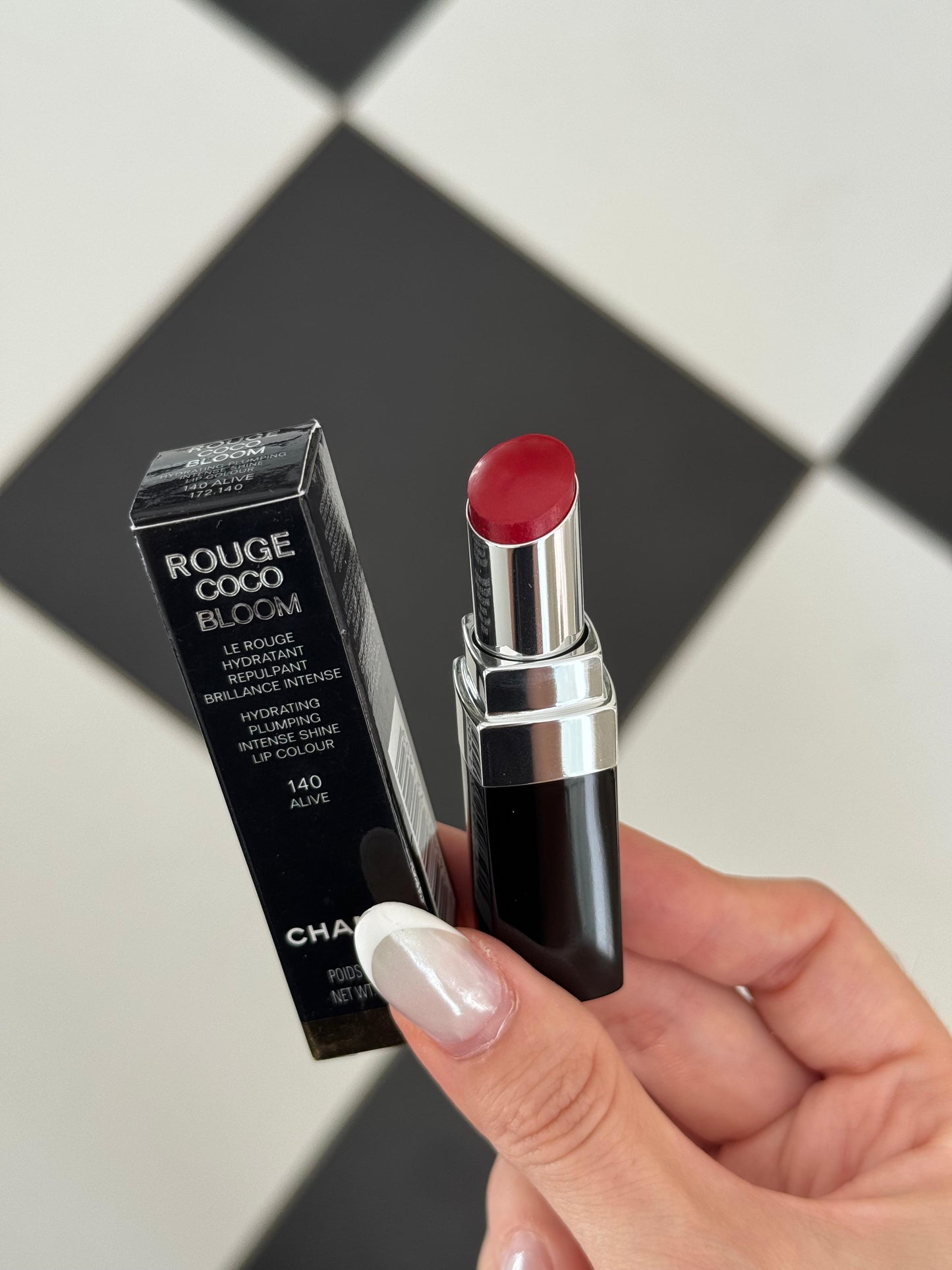 CHANEL Rouge Coco Bloom (140)
Hydrating Plumping Intense Shine Lipstick