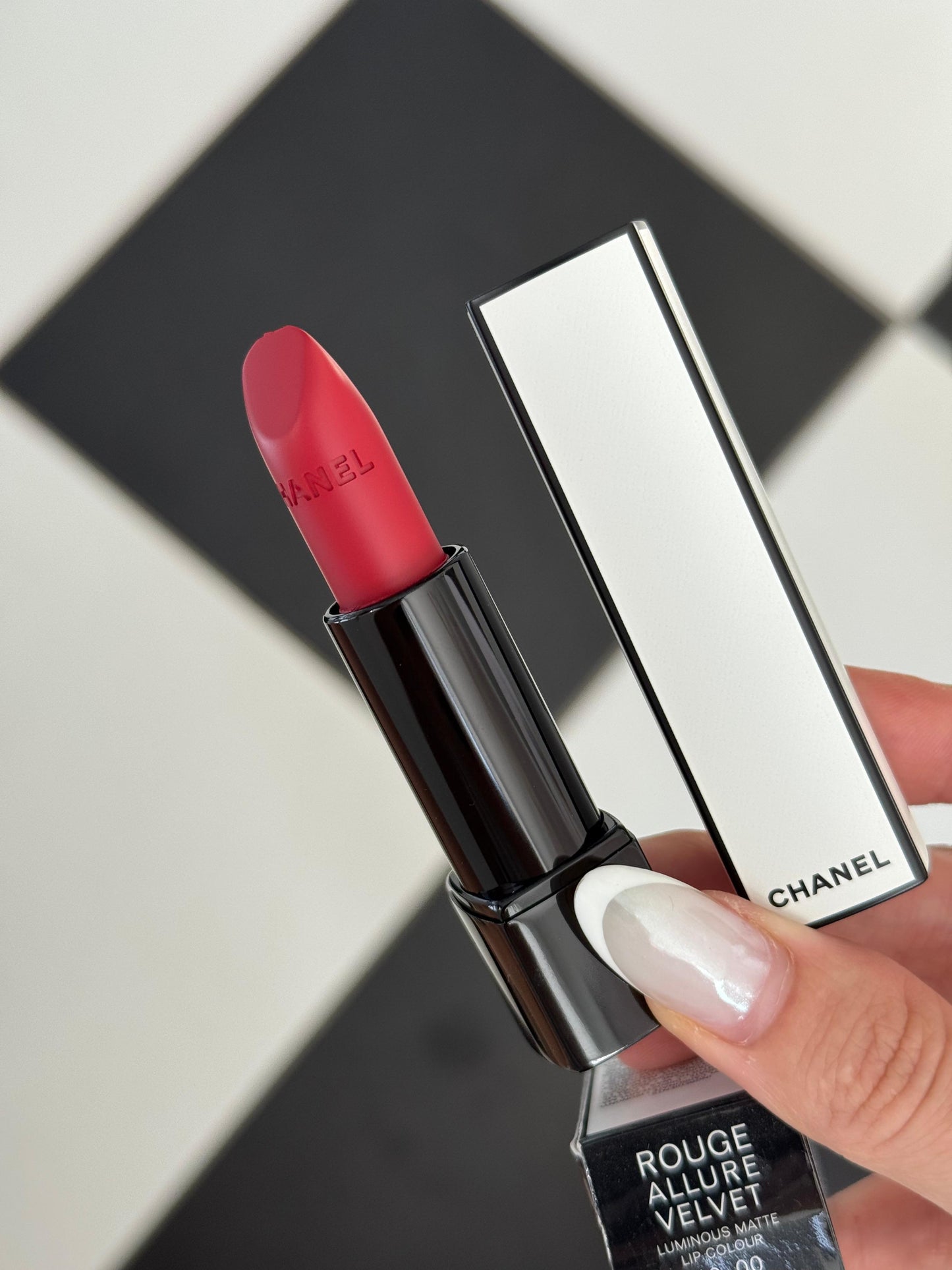 CHANEL Rouge Allure Velvet (00:00)
Luminous Matte Lip Colour Lipstick