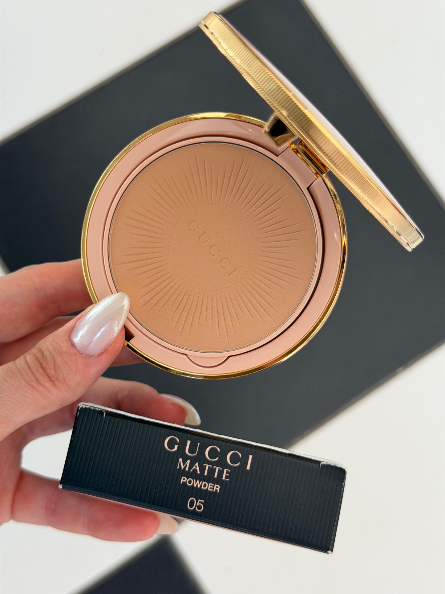 GUCCI Matte Face Powder - Blurring & Mattifying Tinted, Natural Matte (05)