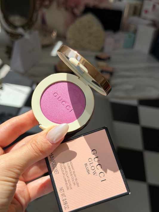 GUCCI Glow Blush (01)
Radiant Silky Luminous Color