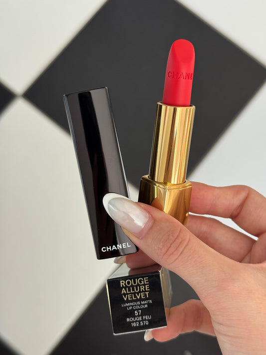 CHANEL Rouge Allure Velvet (57)
Luminous Matte Lipstick