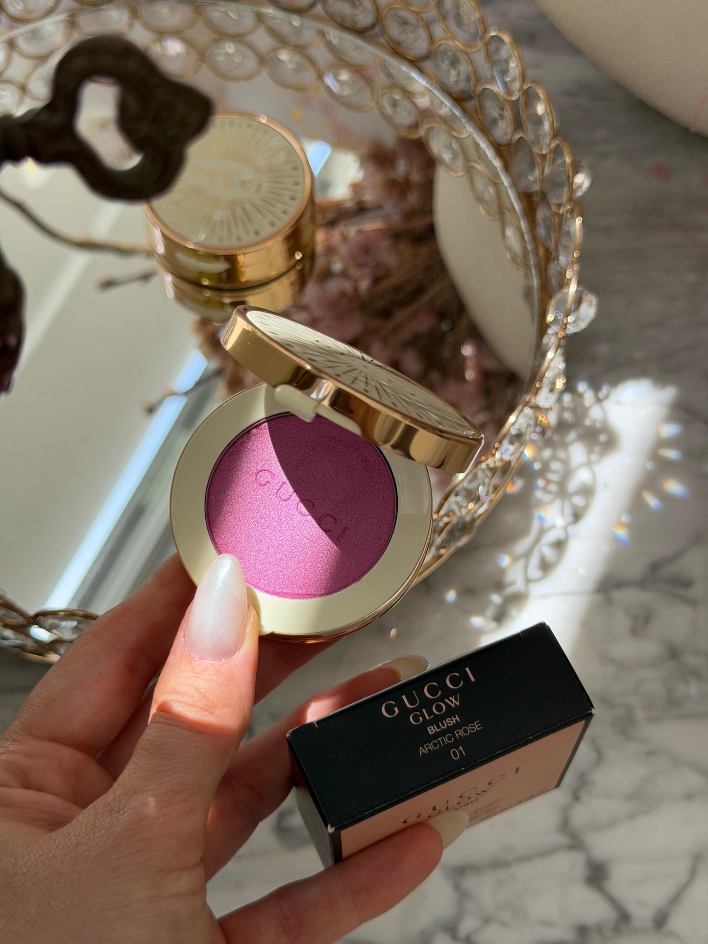 GUCCI Glow Blush (01)
Radiant Silky Luminous Color