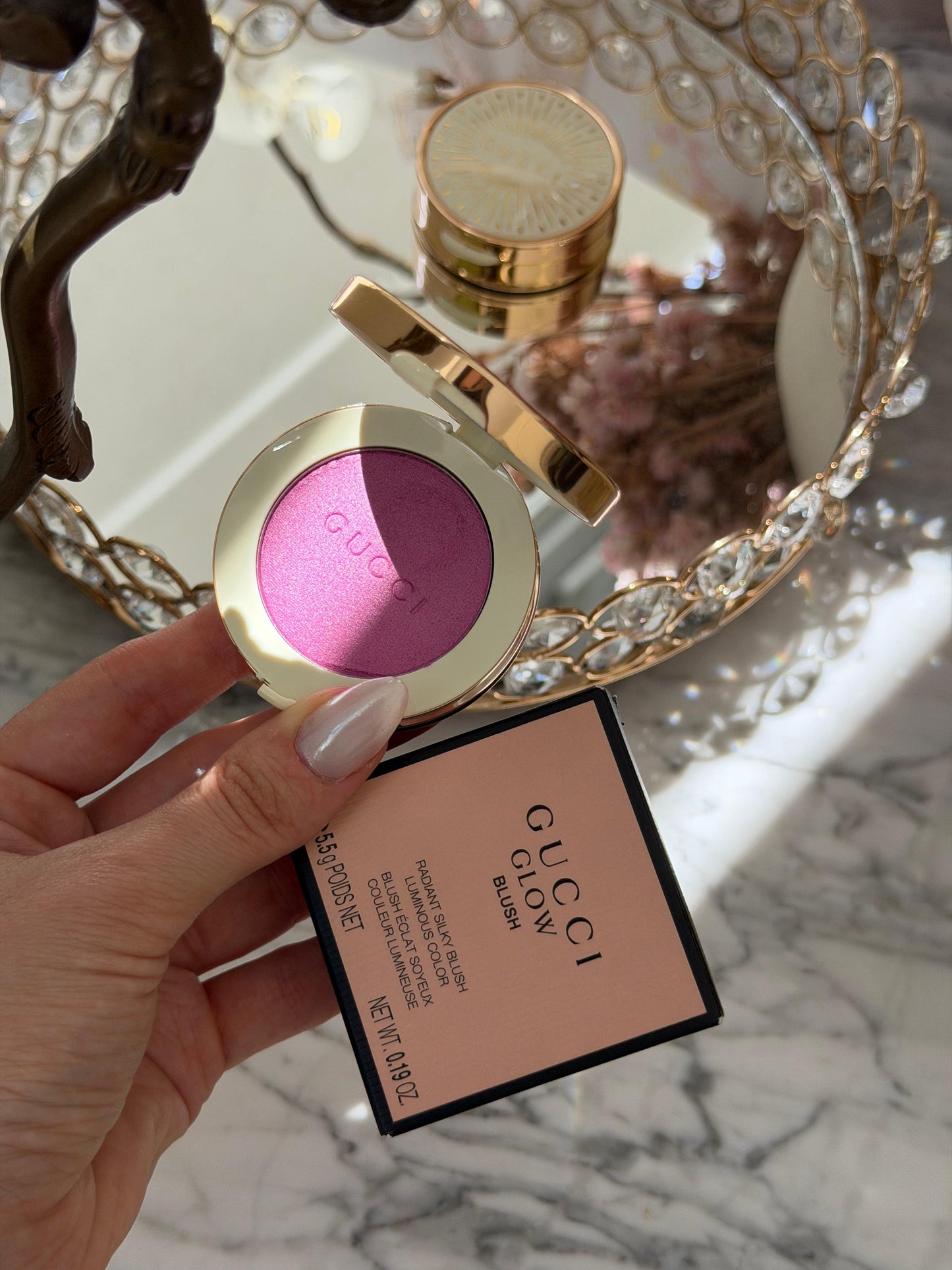 GUCCI Glow Blush (01)
Radiant Silky Luminous Color