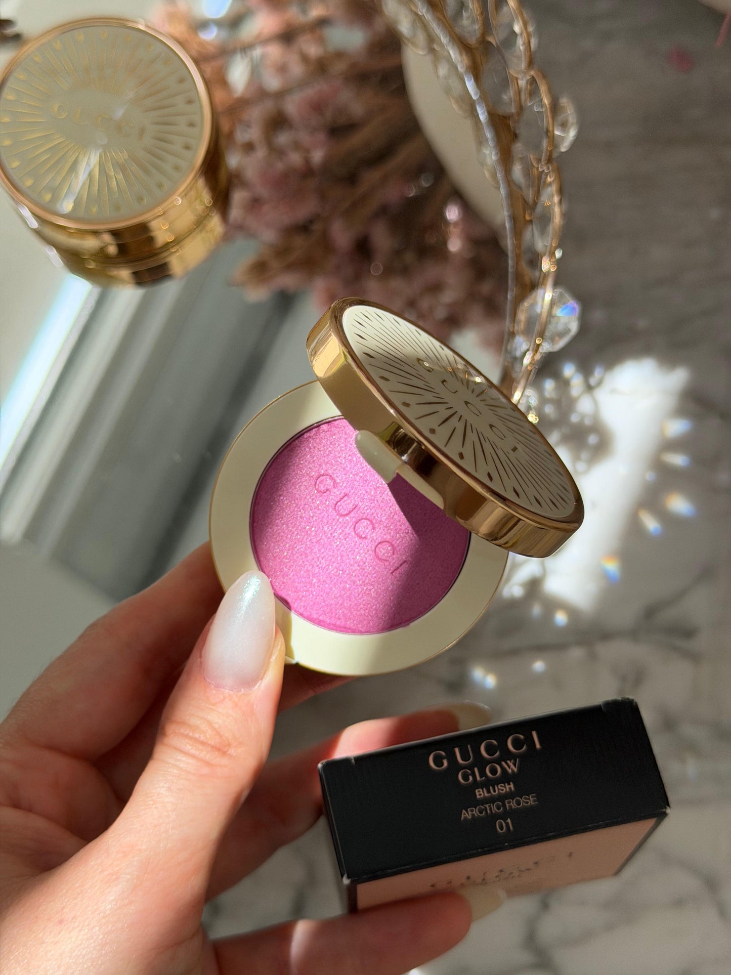 GUCCI Glow Blush (01)
Radiant Silky Luminous Color