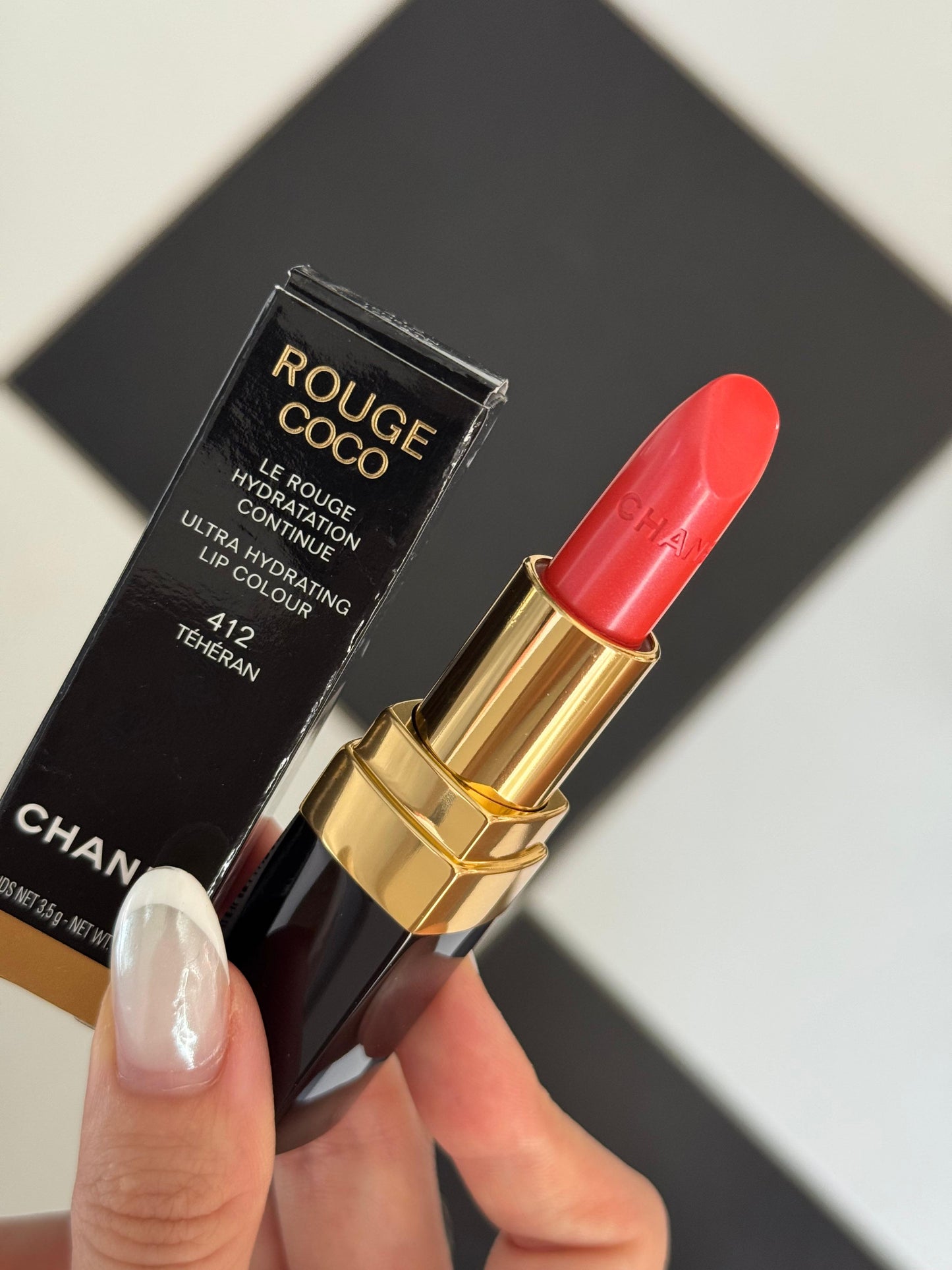 CHANEL Rouge Coco (412)
Ultra Hydrating Lipstick