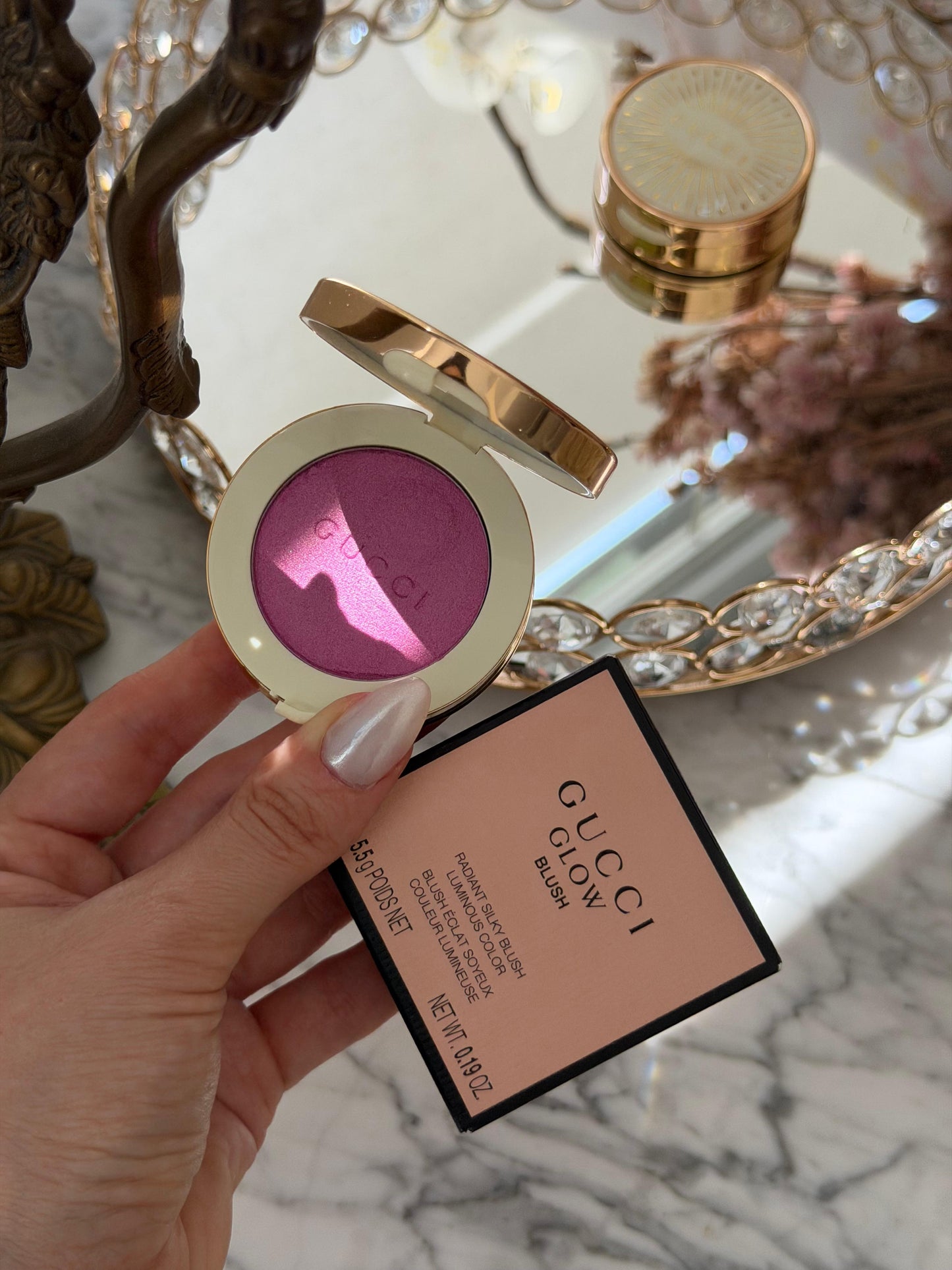 GUCCI Glow Blush (01)
Radiant Silky Luminous Color