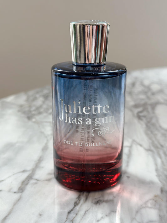 JULIETTE HAS A GUN
Ode To Dullness Eau de Parfum 100ml
Floral, Musky, Comforting