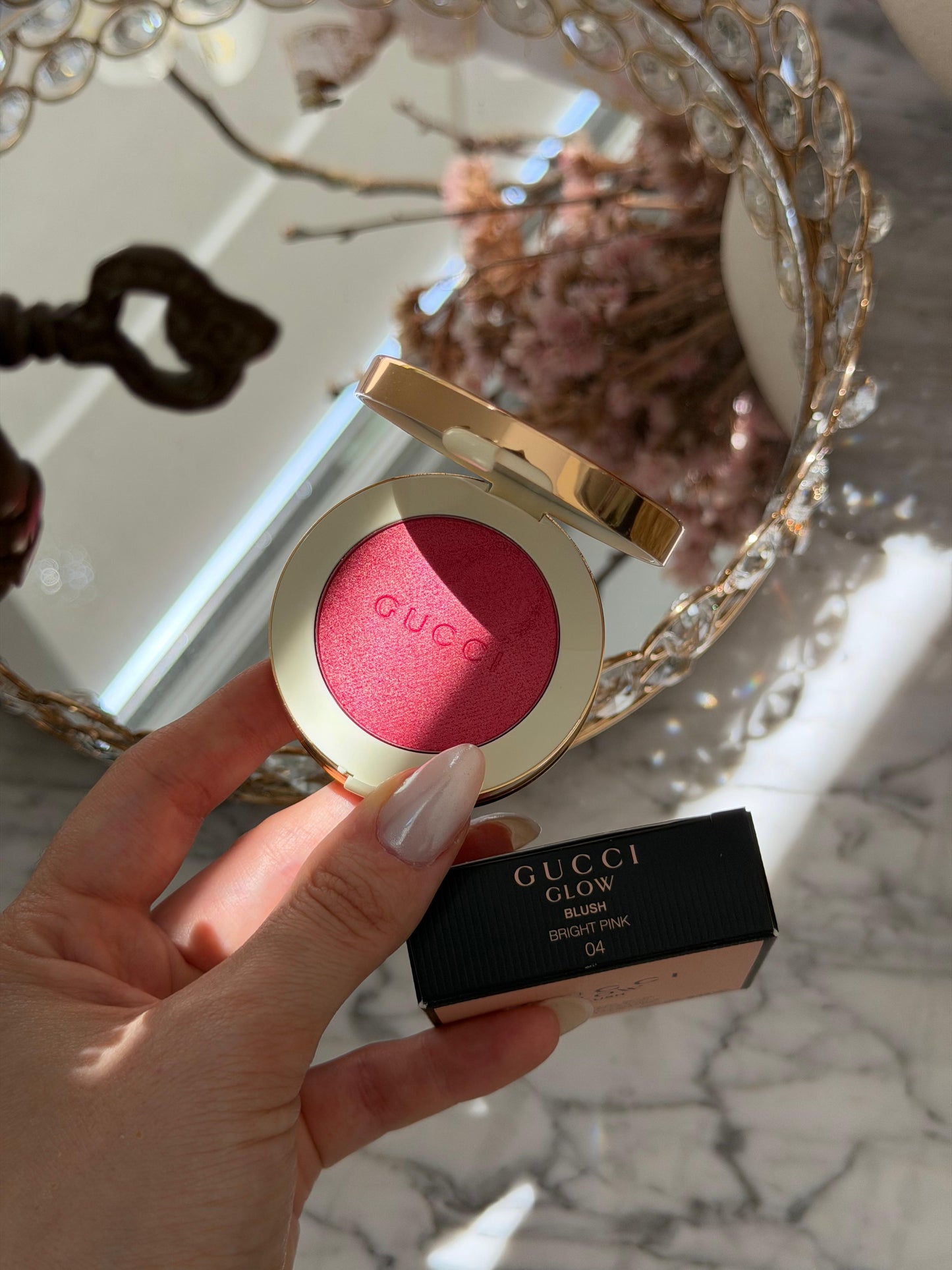 GUCCI Glow Blush (04)
Radiant Silky Luminous Color