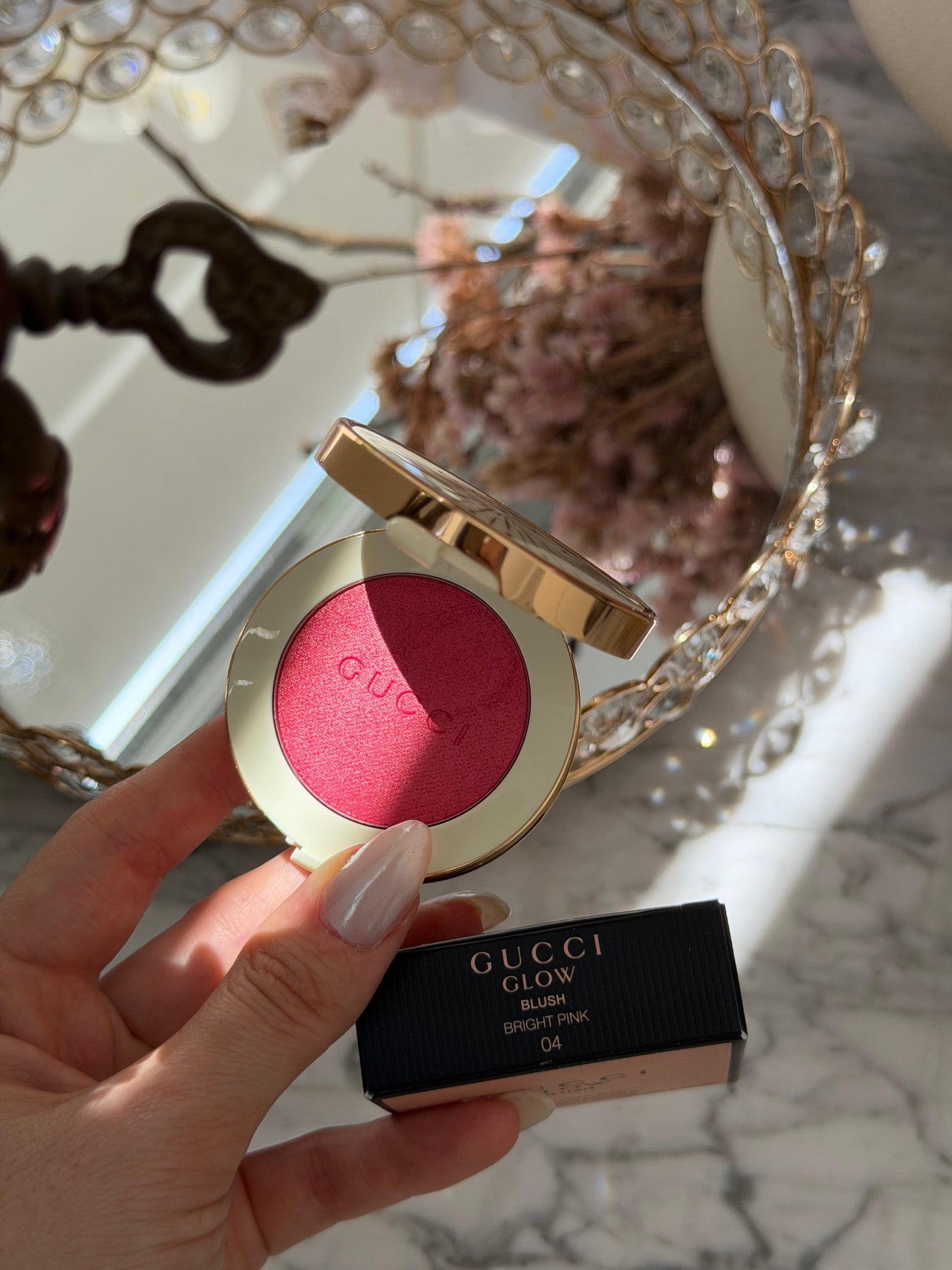 GUCCI Glow Blush (04)
Radiant Silky Luminous Color