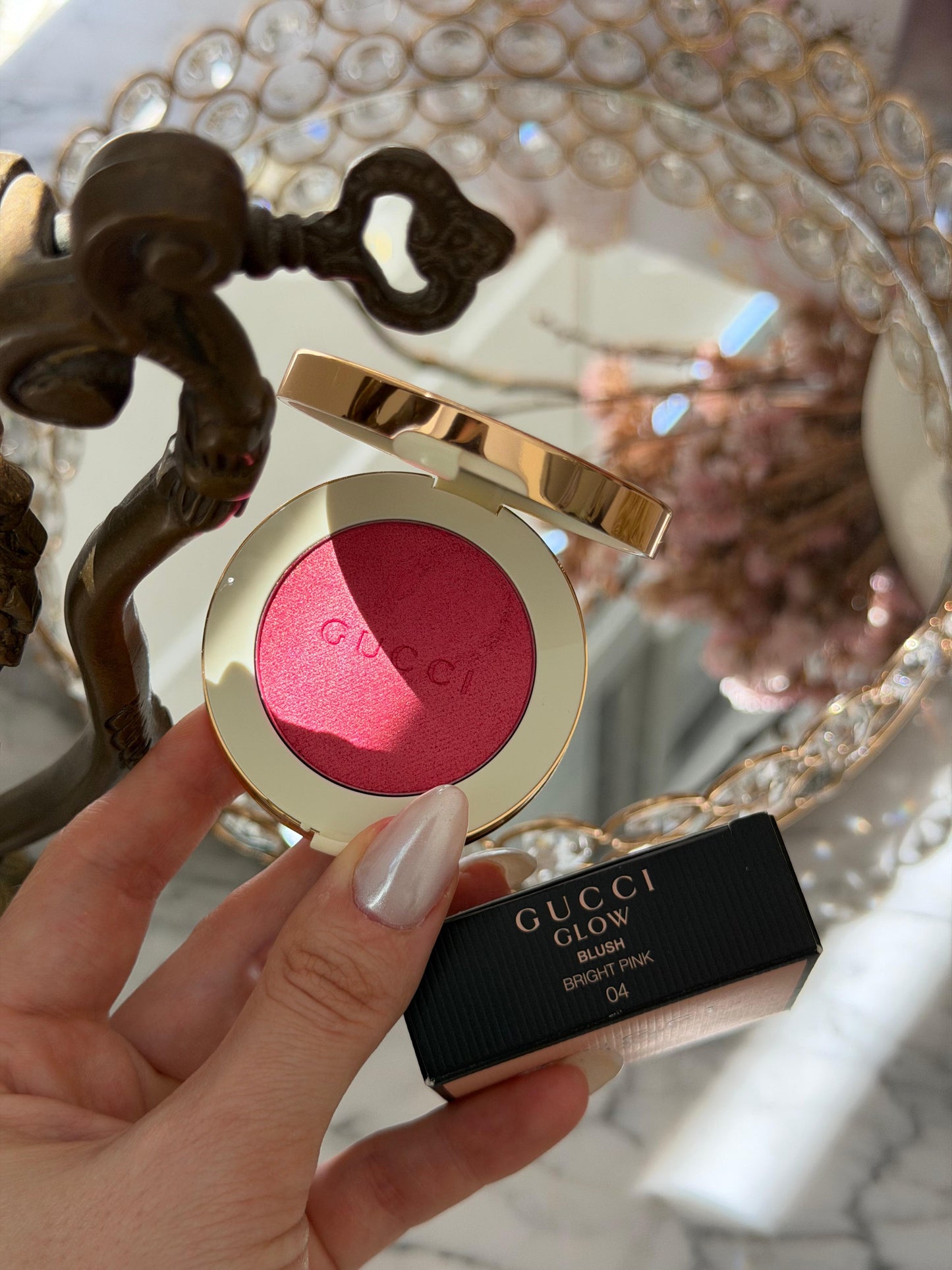GUCCI Glow Blush (04)
Radiant Silky Luminous Color