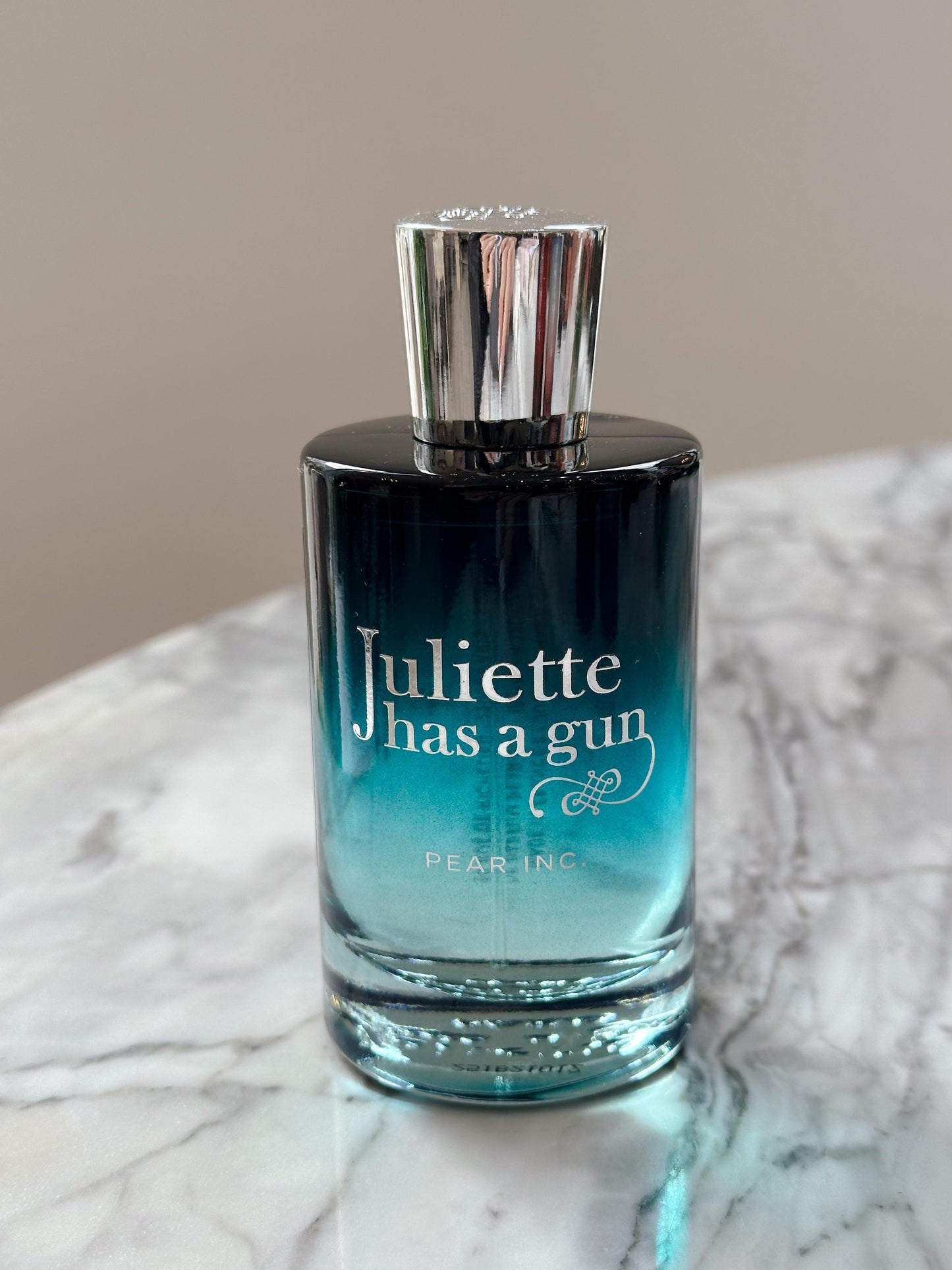 JULIETTE HAS A GUN
Pear Inc. Eau de Parfum 100ml
Fruity, Fresh, Clean