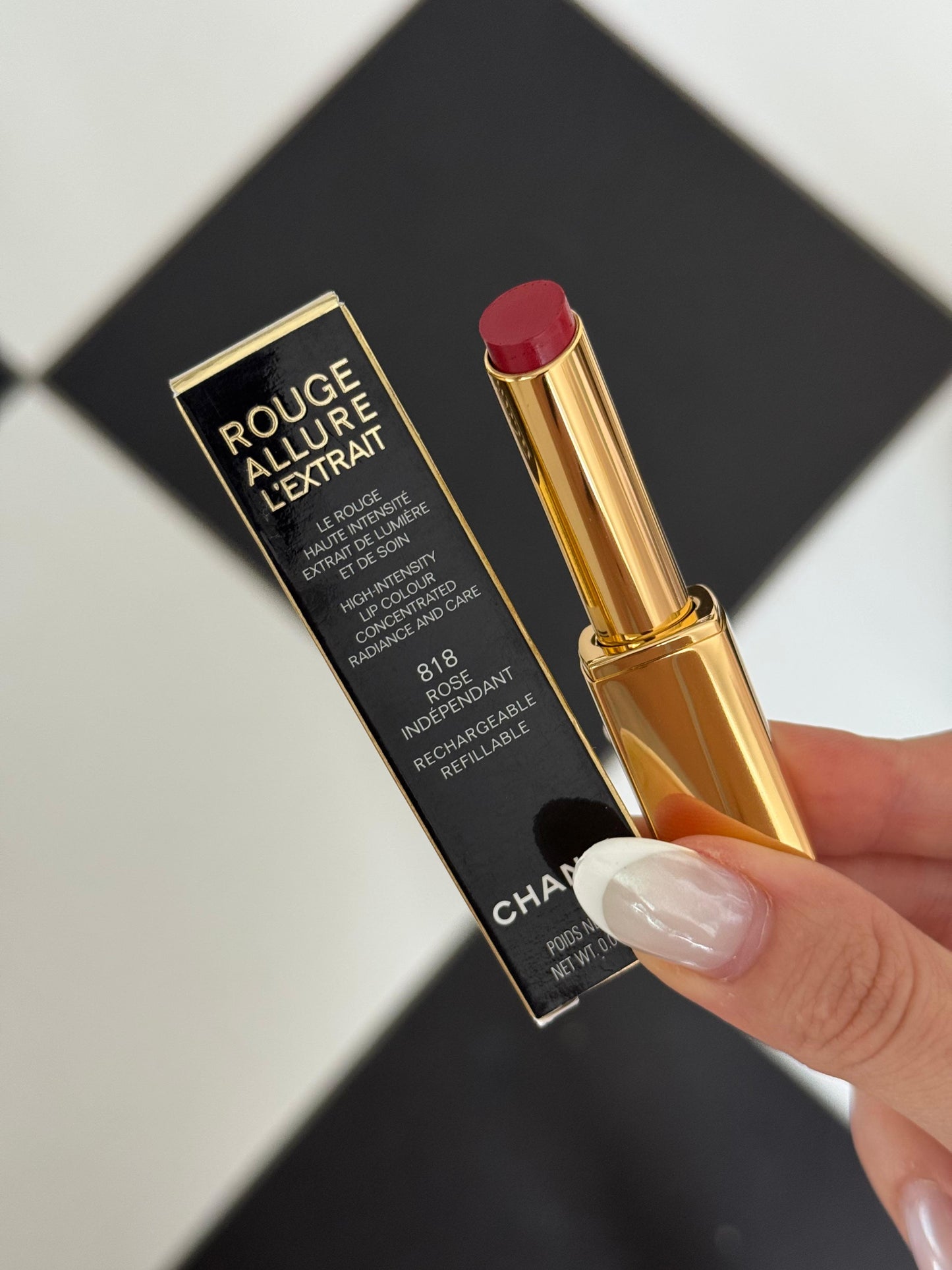 CHANEL Rouge Allure L’Extrait
High-Intensity Lipstick (818) - Concentrated Radiance and Care