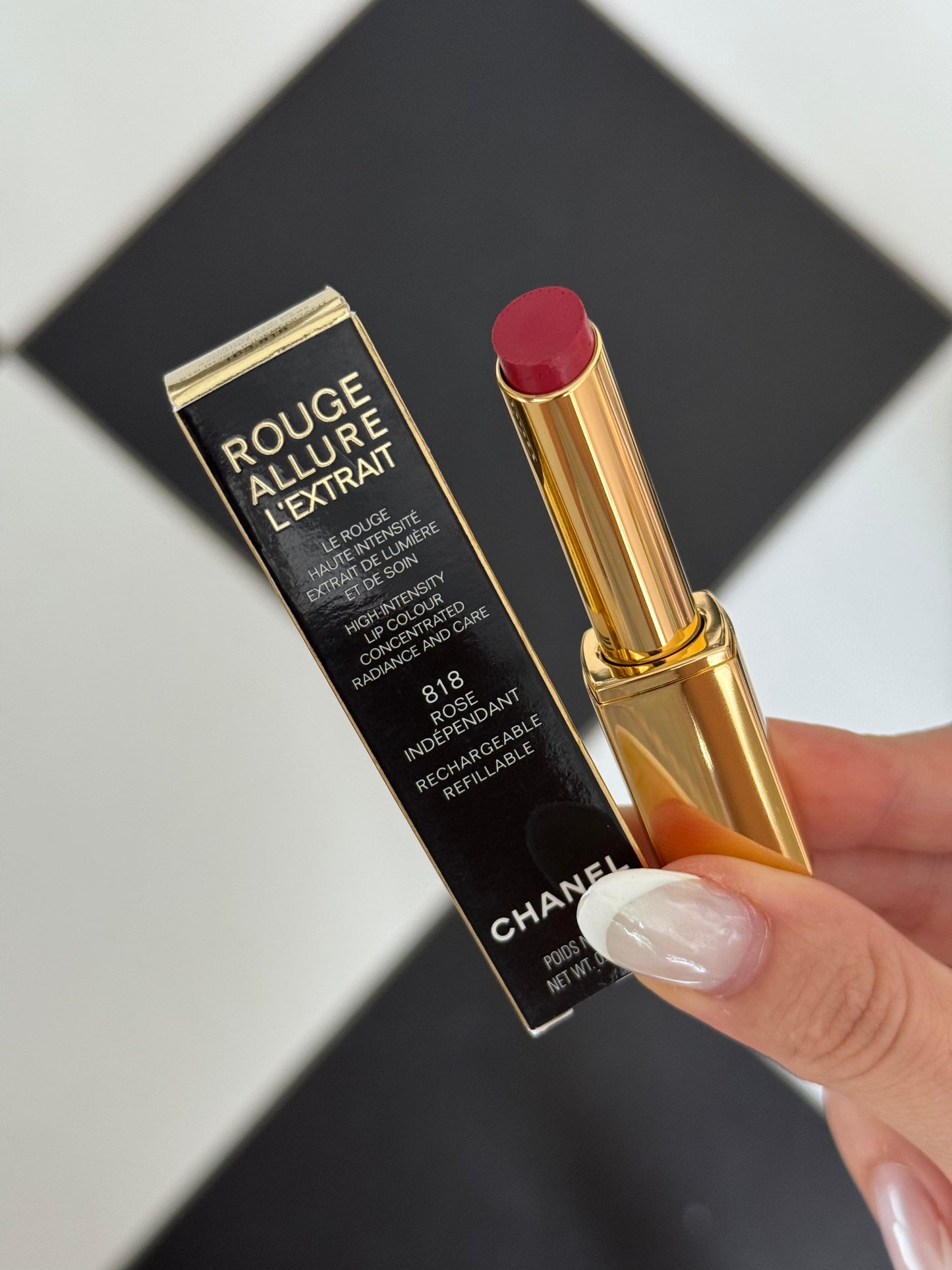 CHANEL Rouge Allure L’Extrait
High-Intensity Lipstick (818) - Concentrated Radiance and Care