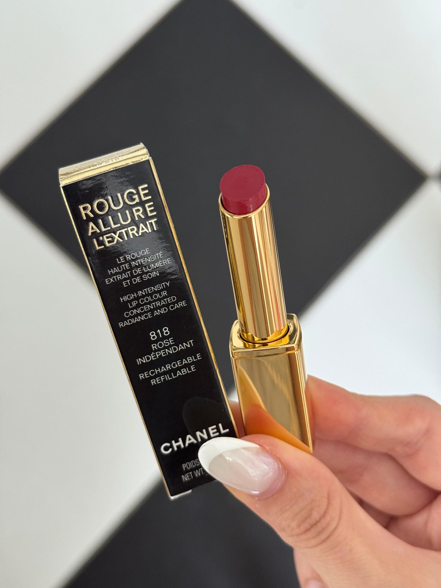 CHANEL Rouge Allure L’Extrait
High-Intensity Lipstick (818) - Concentrated Radiance and Care