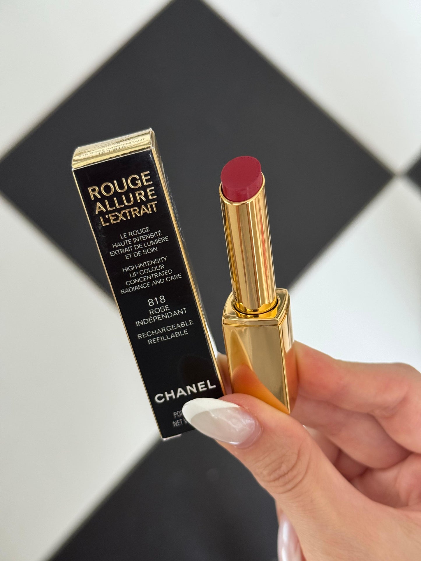 CHANEL Rouge Allure L’Extrait
High-Intensity Lipstick (818) - Concentrated Radiance and Care