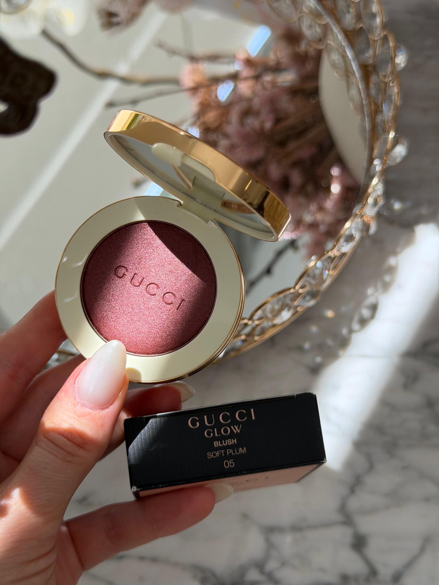 GUCCI Glow Blush (05)
Radiant Silky Luminous Color