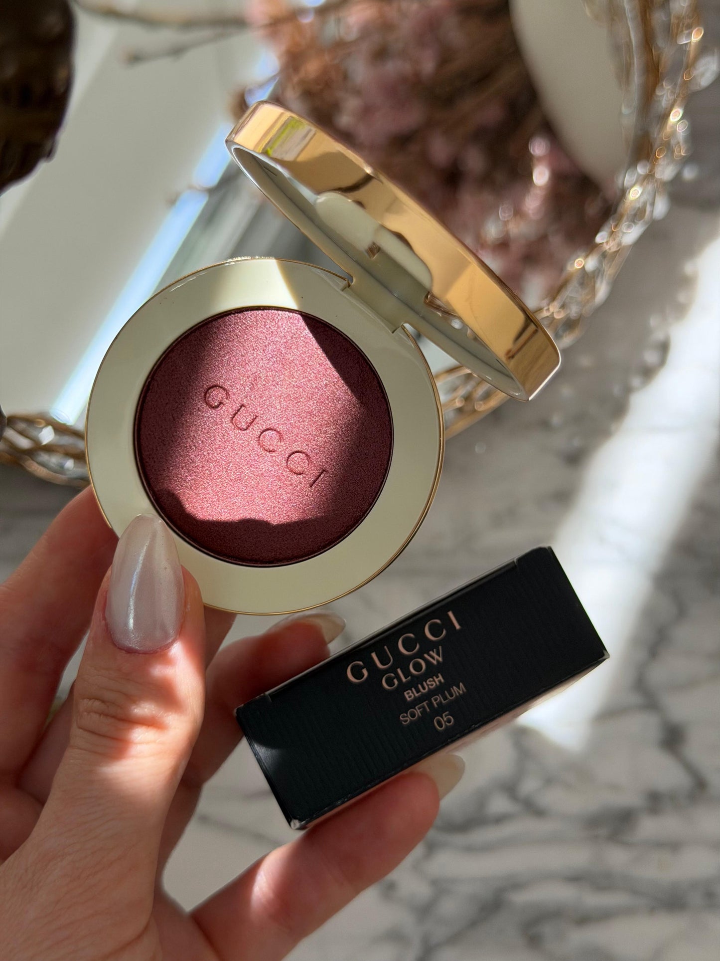 GUCCI Glow Blush (05)
Radiant Silky Luminous Color