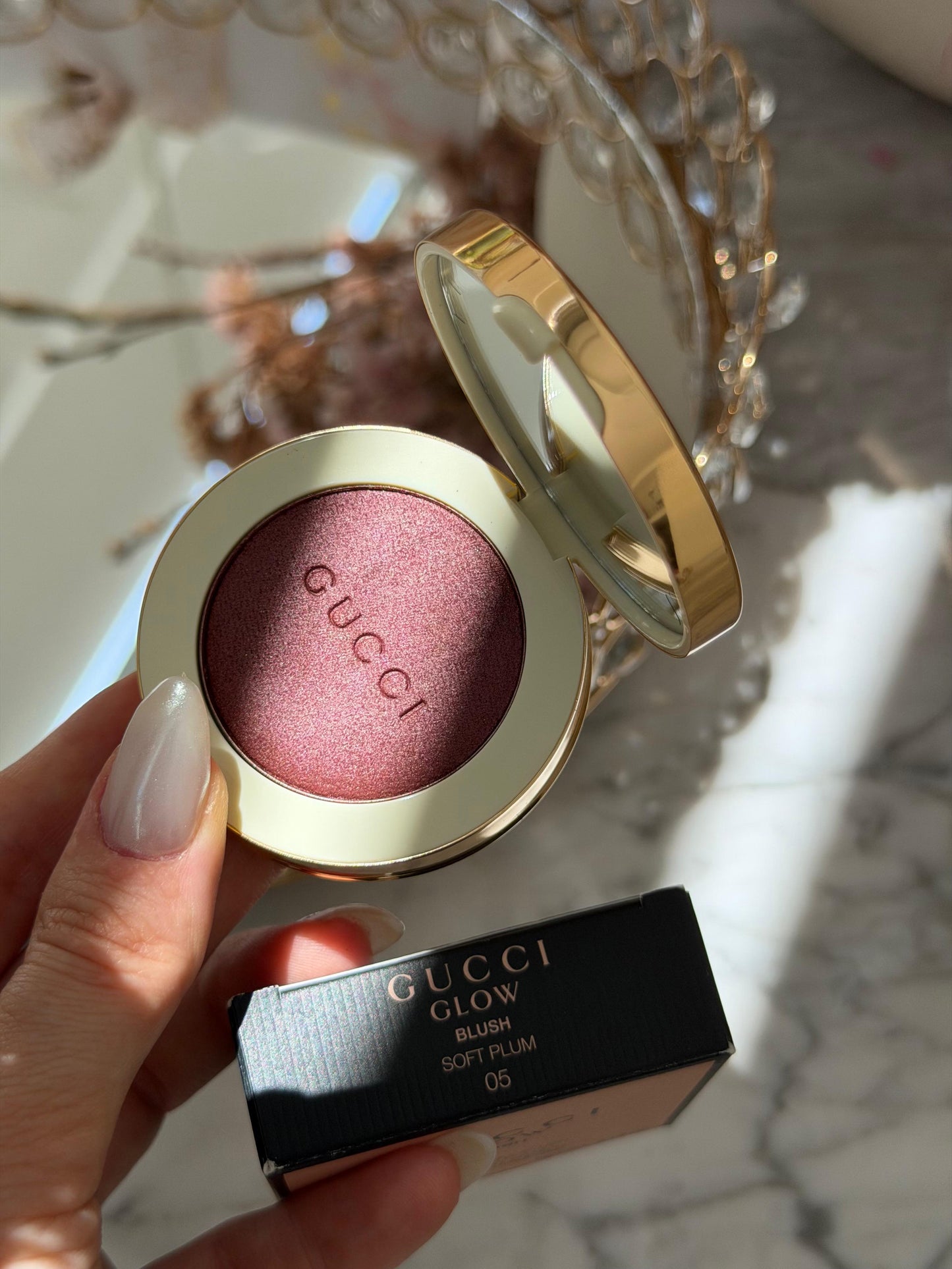 GUCCI Glow Blush (05)
Radiant Silky Luminous Color