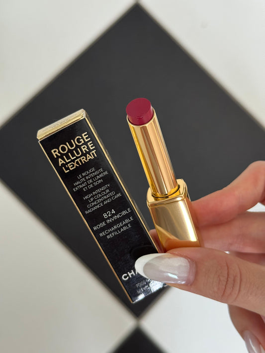 CHANEL Rouge Allure L’Extrait
High-Intensity Lipstick (824) - Concentrated Radiance and Care