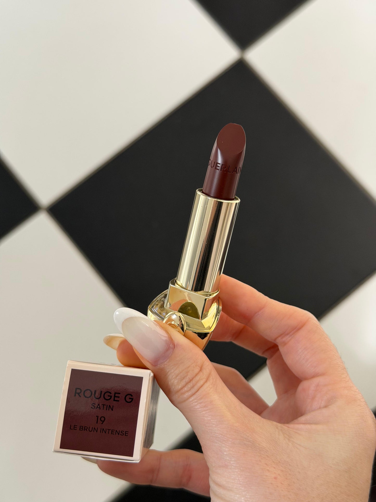 GUERLAIN Rouge G Satin
Lipstick (19)