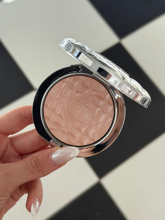 DIOR Forever Glow Luminizer - Illuminating Powder For Face (02)