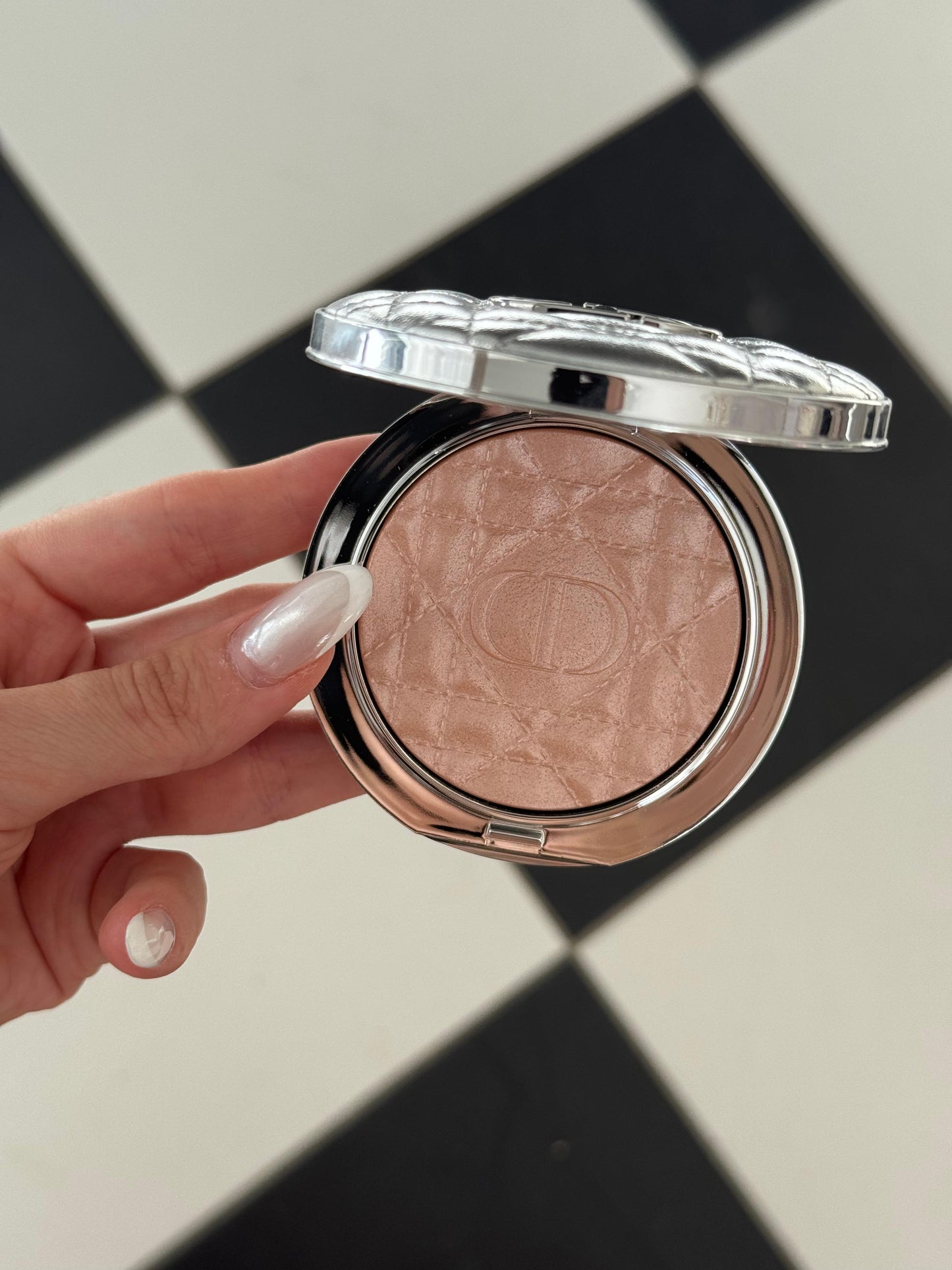 DIOR Forever Glow Luminizer - Illuminating Powder For Face (02)