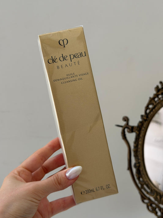 CLÉ DE PEAU BEAUTÉ Cleansing Oil