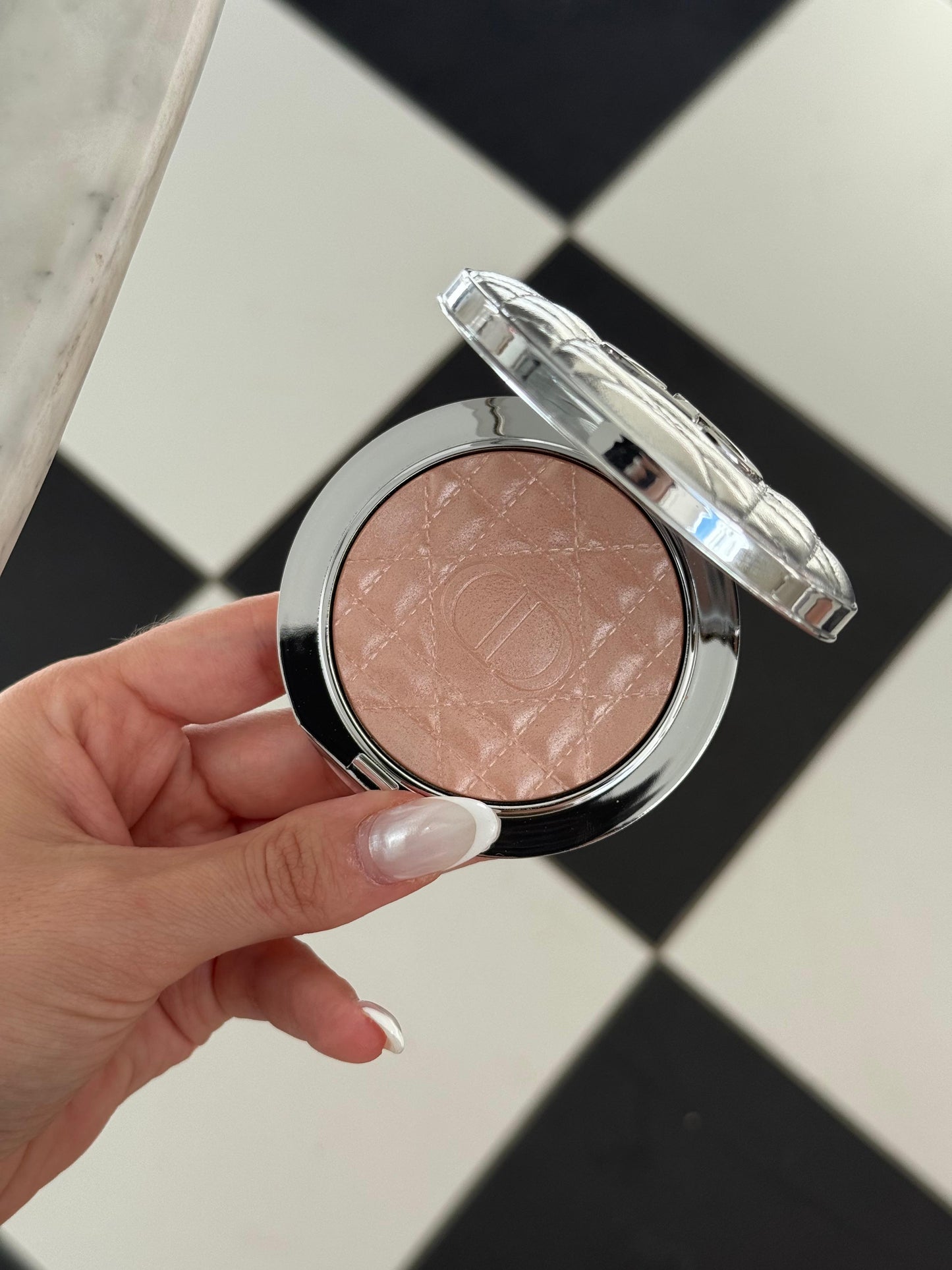 DIOR Forever Glow Luminizer - Illuminating Powder For Face (02)