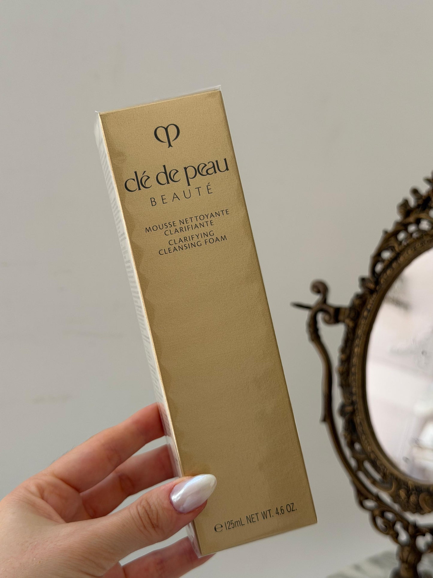 CLÉ DE PEAU BEAUTÉ Softening Cleansing Foam