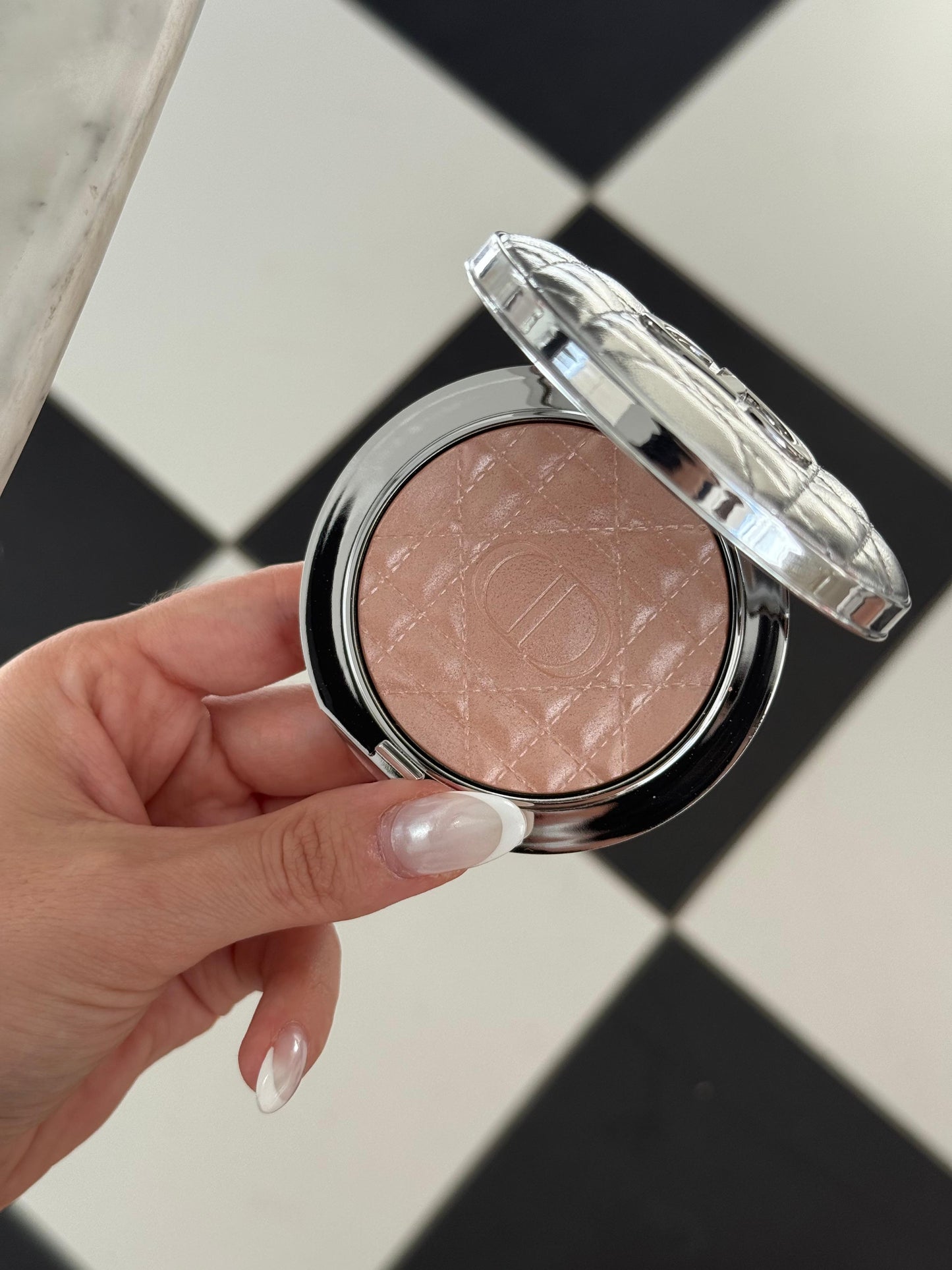 DIOR Forever Glow Luminizer - Illuminating Powder For Face (02)