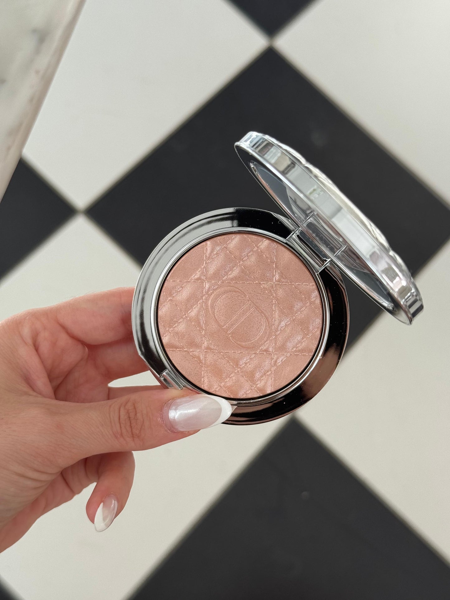 DIOR Forever Glow Luminizer - Illuminating Powder For Face (02)